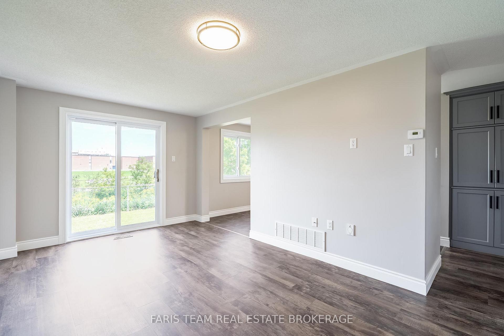 Photo 14 of 12 Arthur Avenue, Barrie, Grove East — HOMEH