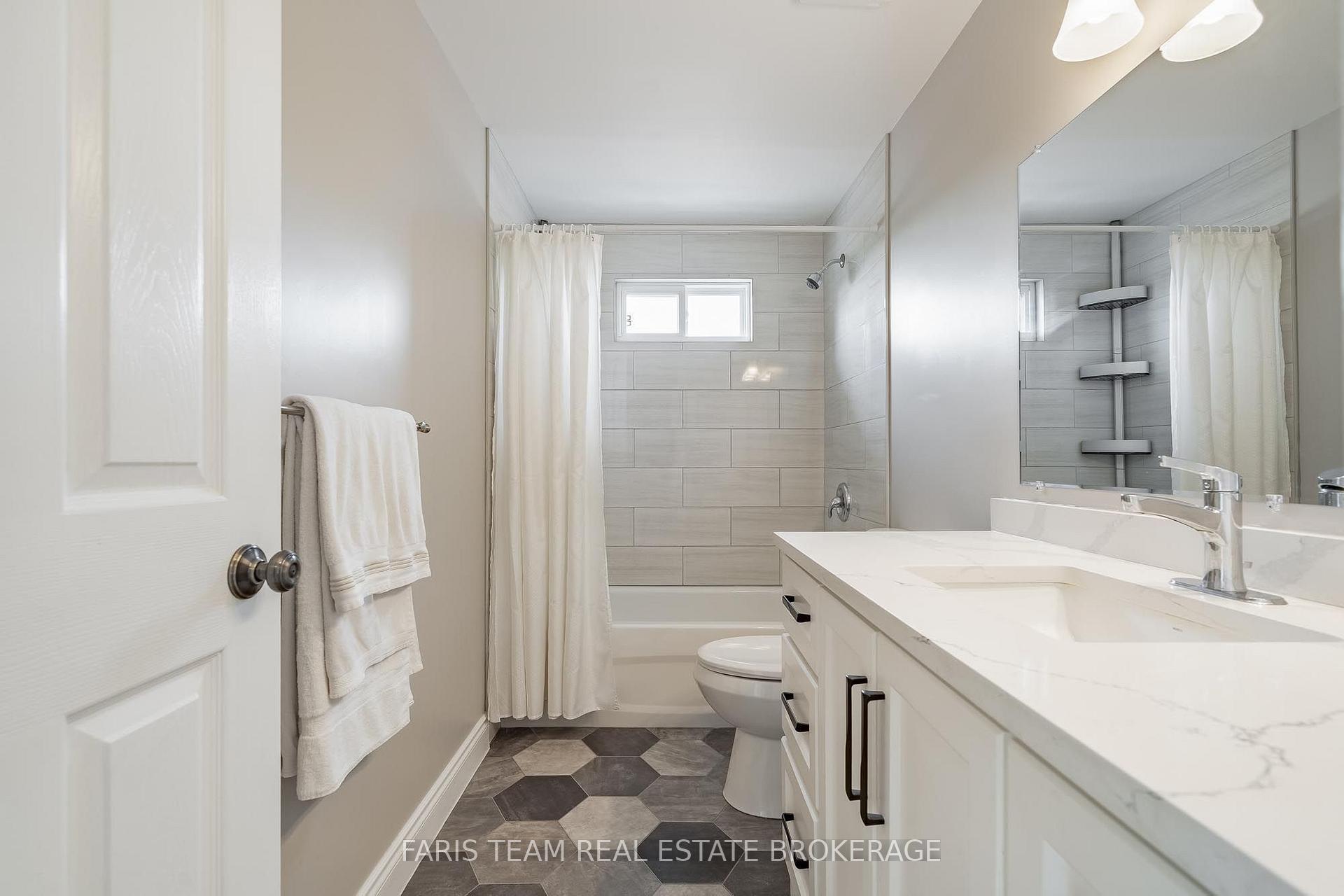Photo 22 of 12 Arthur Avenue, Barrie, Grove East — HOMEH