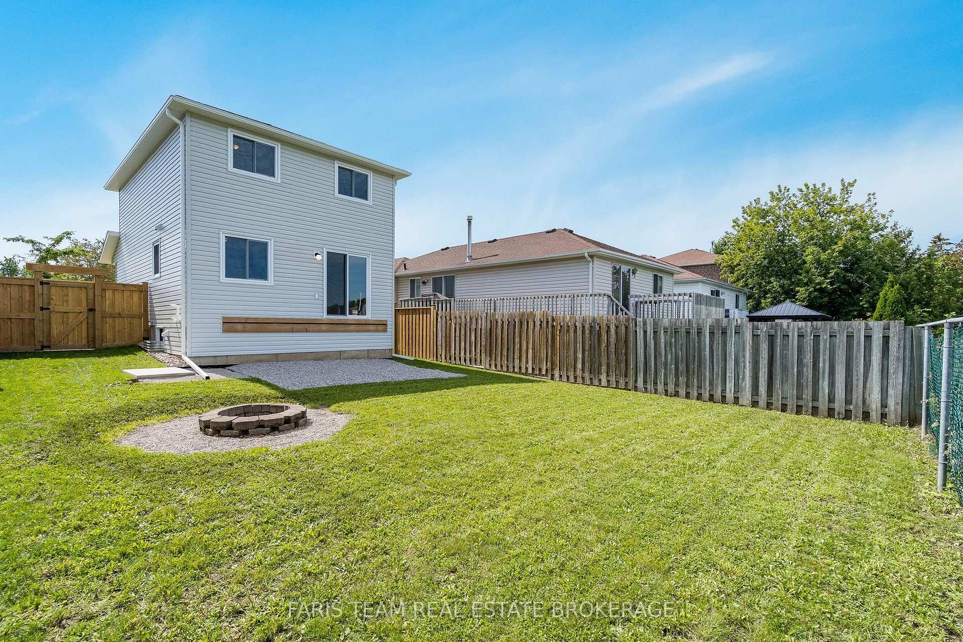 Photo 26 of 12 Arthur Avenue, Barrie, Grove East — HOMEH