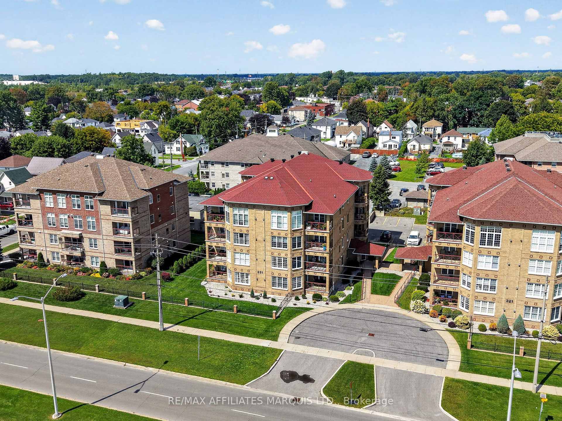 Photo 3 of Unit 304, 331 Water Street W, Cornwall, Cornwall — HOMEH