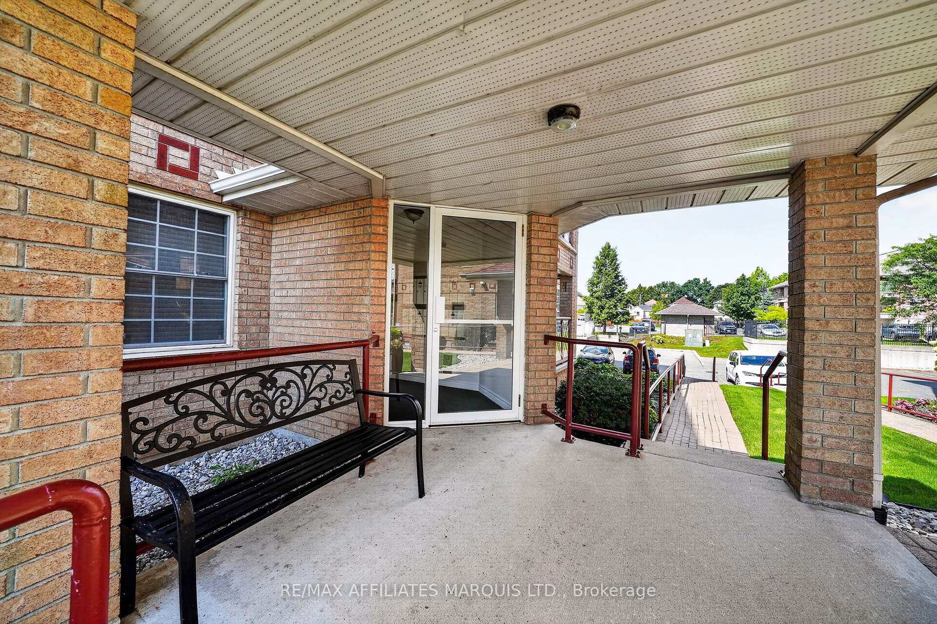 Photo 5 of Unit 304, 331 Water Street W, Cornwall, Cornwall — HOMEH