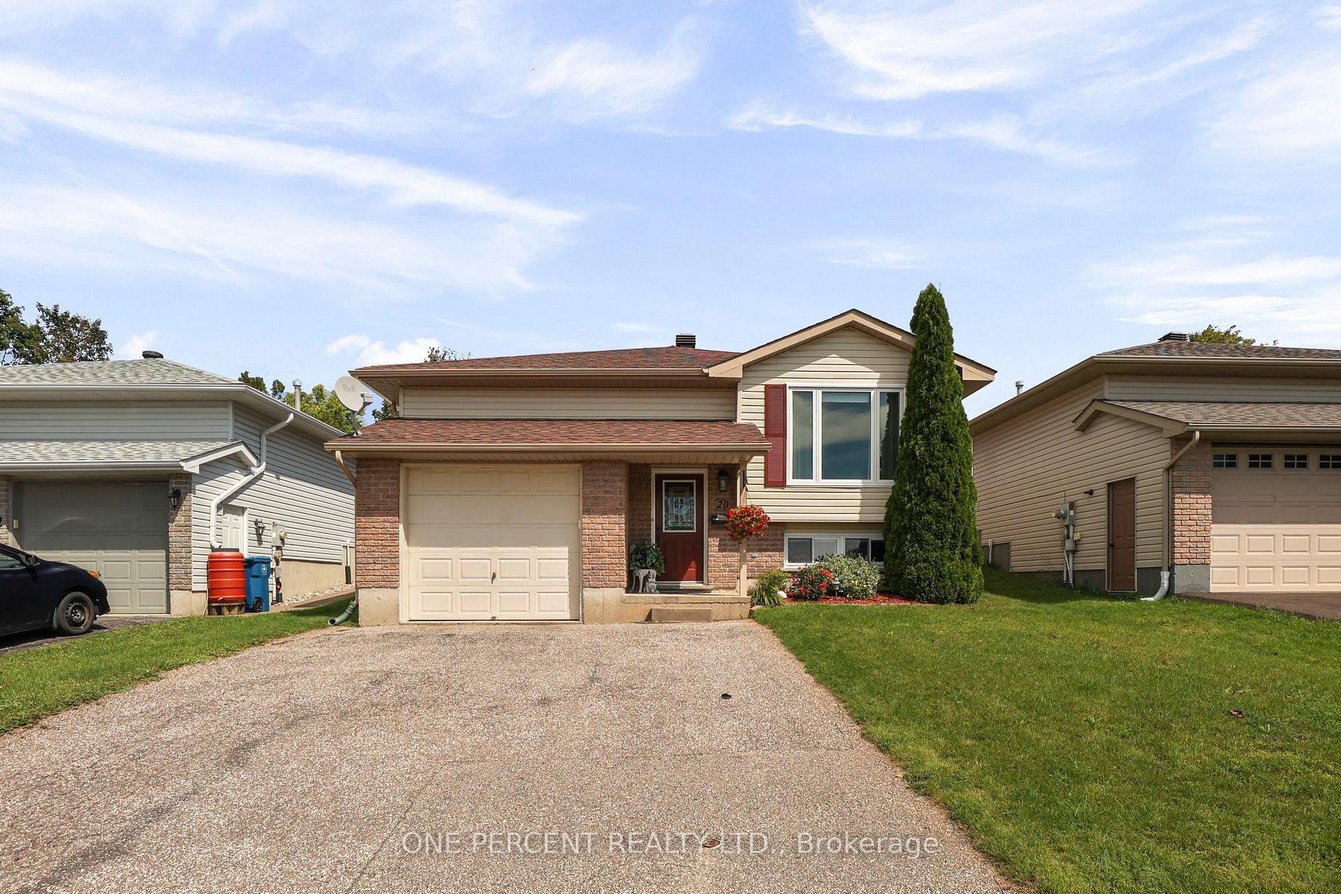 Photo 3 of 20 Jordon Crescent, Orillia — HOMEH