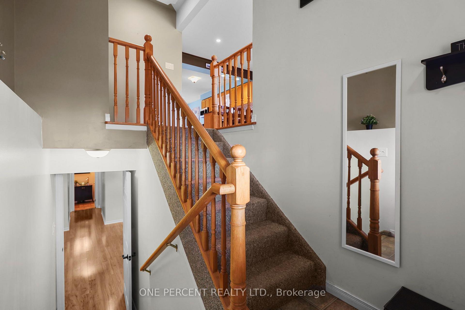 Photo 5 of 20 Jordon Crescent, Orillia — HOMEH