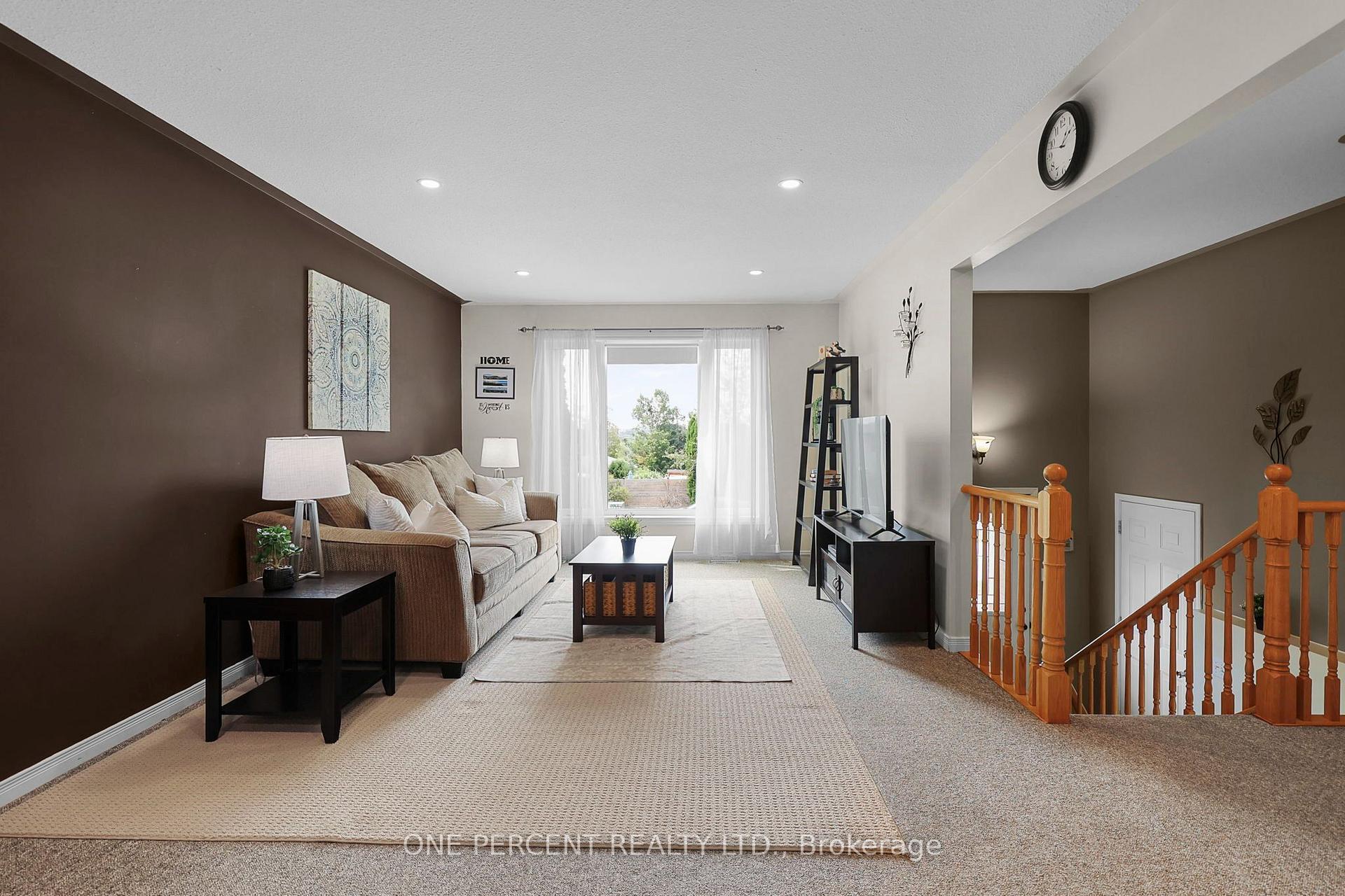 Photo 7 of 20 Jordon Crescent, Orillia — HOMEH