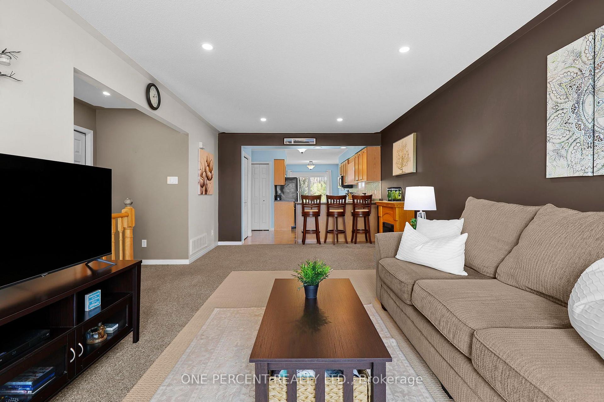 Photo 11 of 20 Jordon Crescent, Orillia — HOMEH