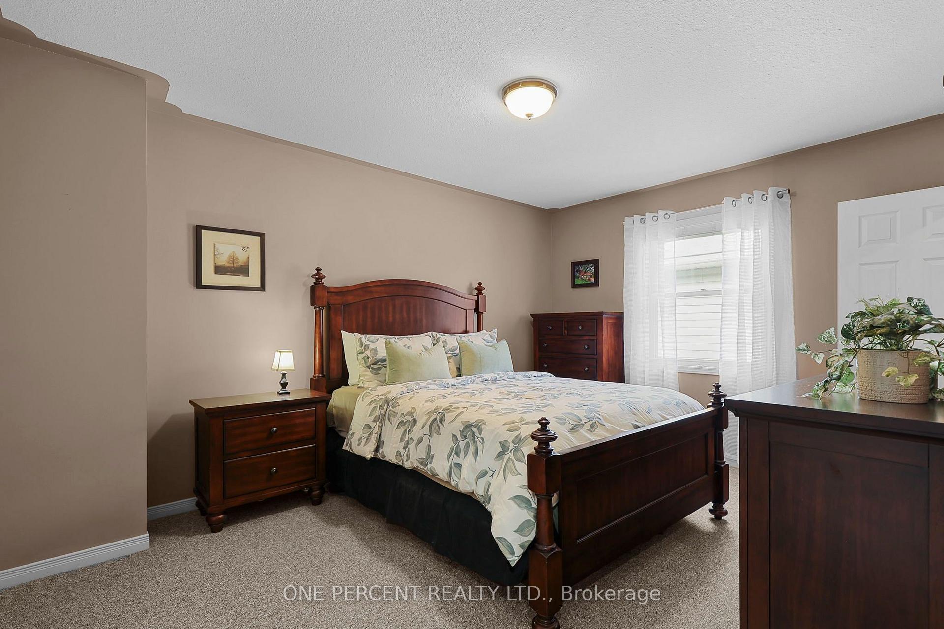 Photo 18 of 20 Jordon Crescent, Orillia — HOMEH