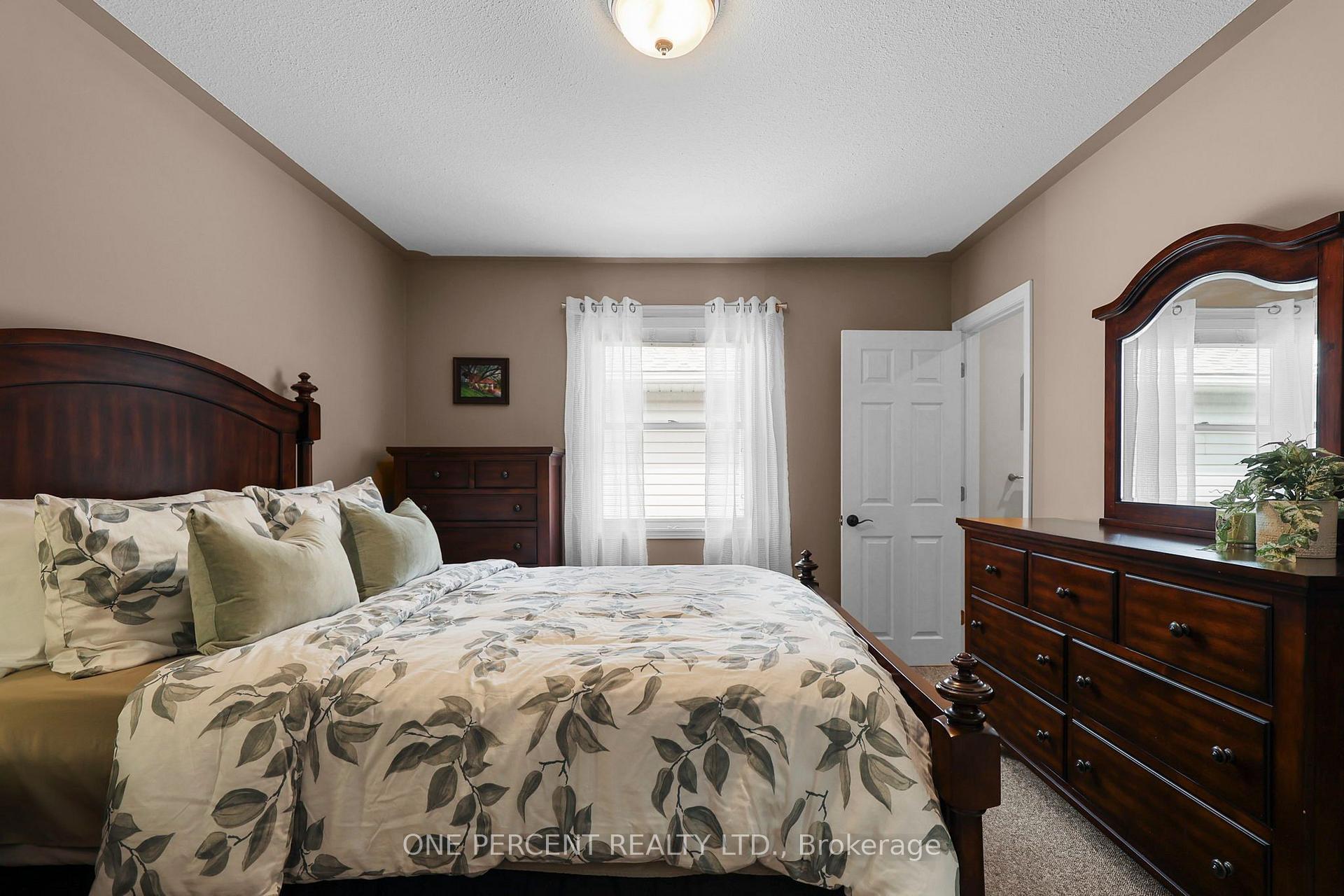 Photo 19 of 20 Jordon Crescent, Orillia — HOMEH