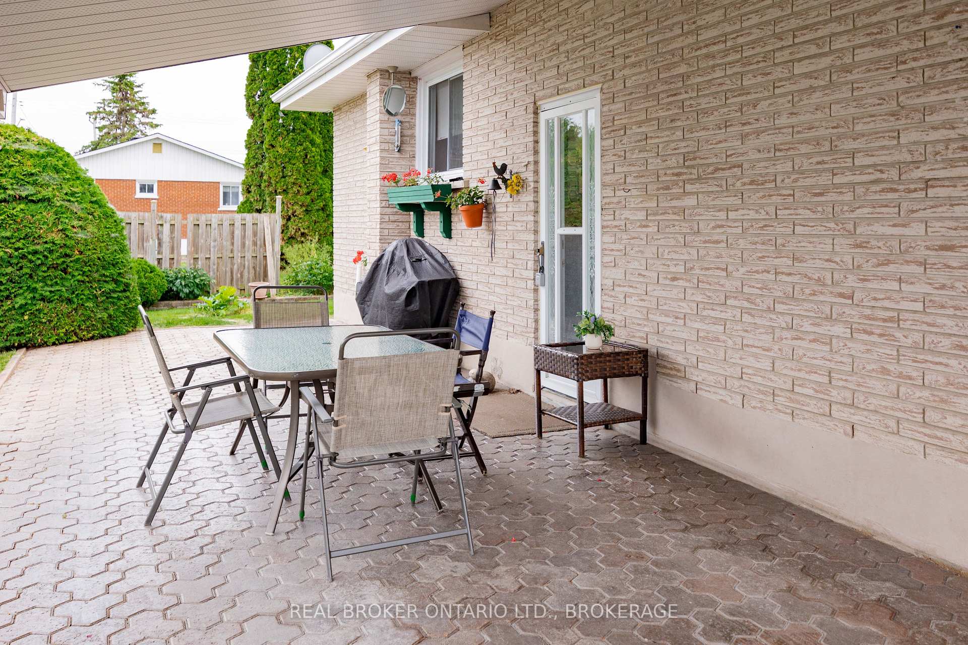 Photo 4 of 48 Clement Street, North Glengarry, Alexandria — HOMEH