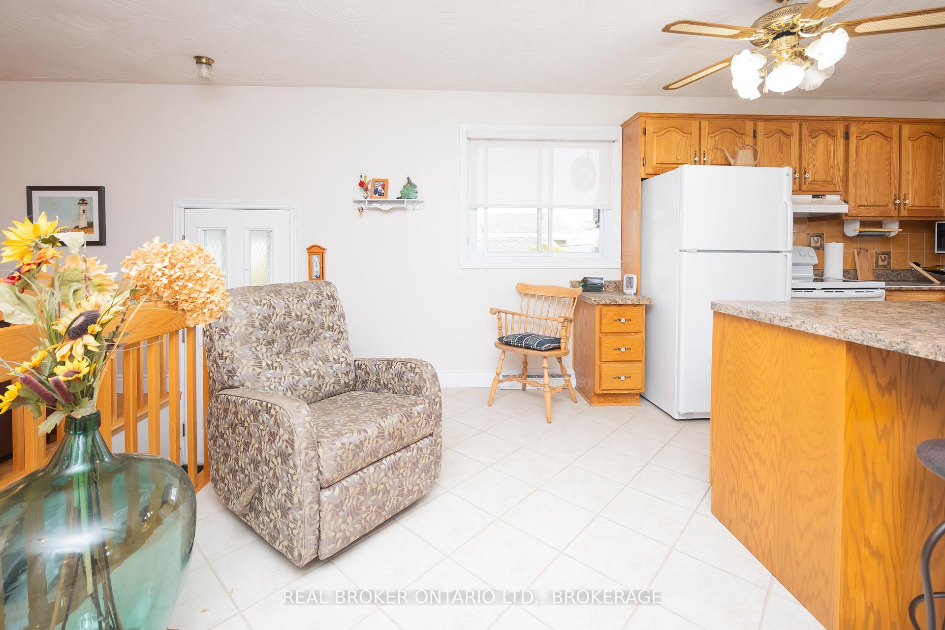 Photo 6 of 48 Clement Street, North Glengarry, Alexandria — HOMEH