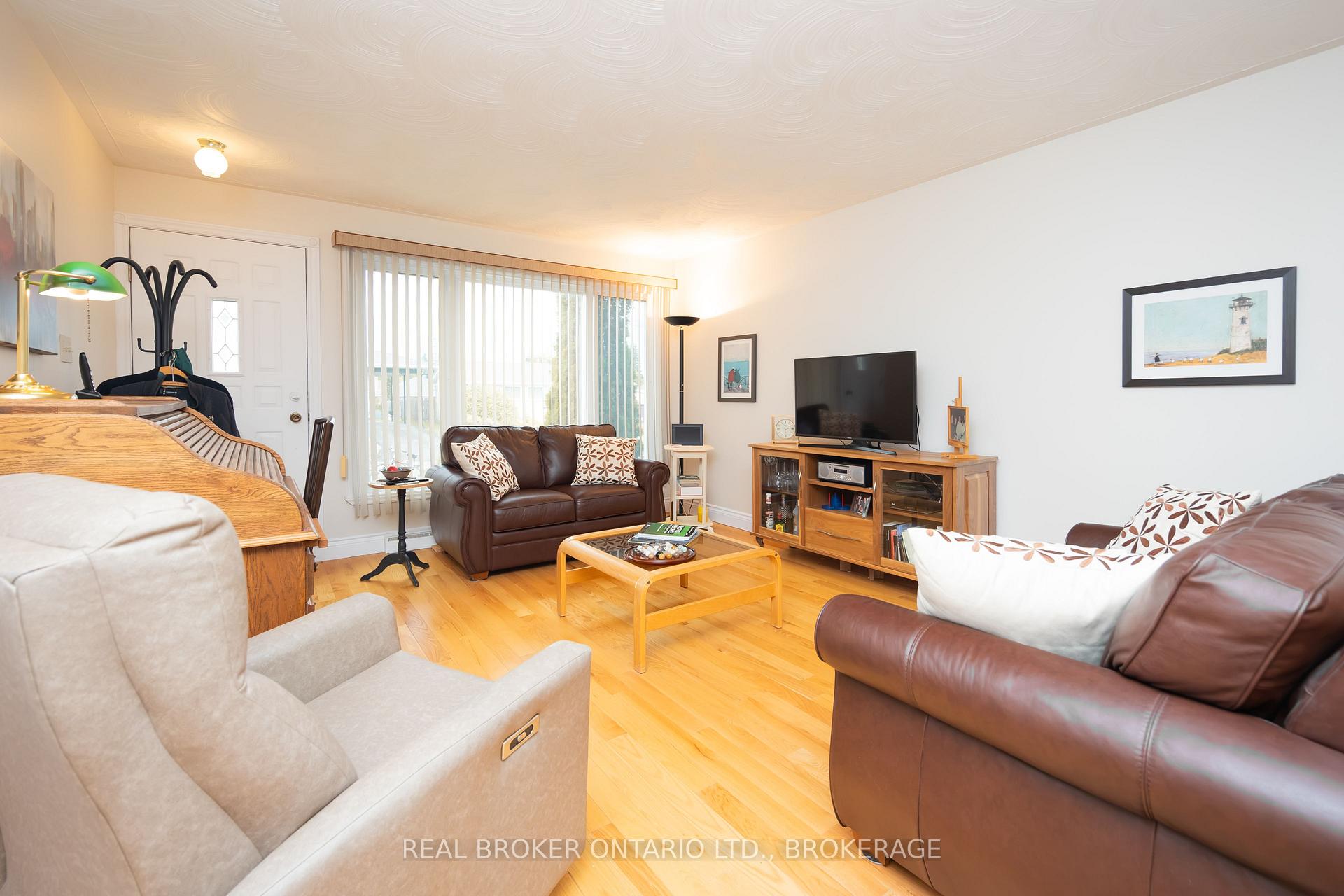 Photo 13 of 48 Clement Street, North Glengarry, Alexandria — HOMEH