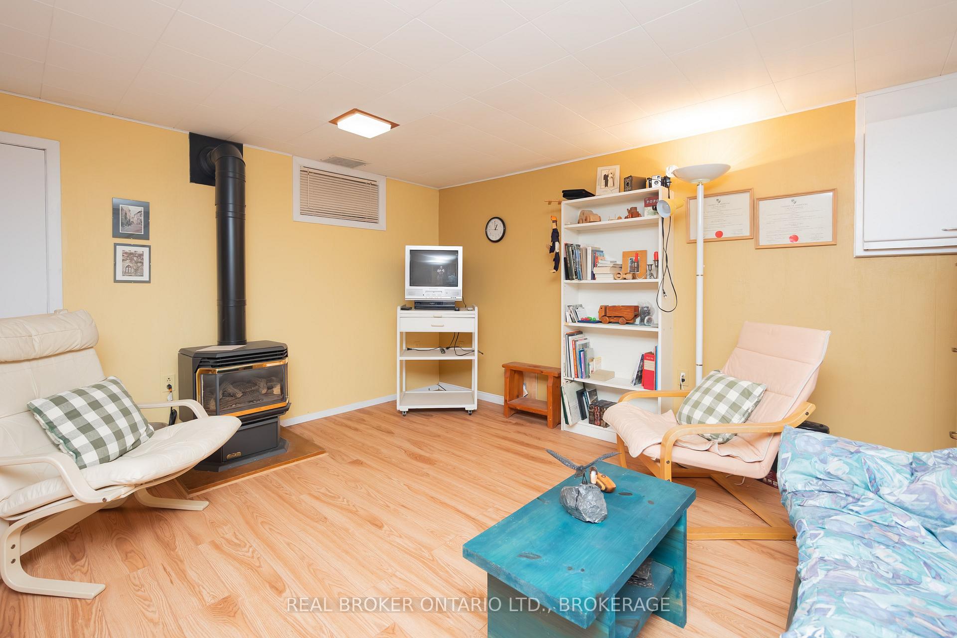 Photo 22 of 48 Clement Street, North Glengarry, Alexandria — HOMEH