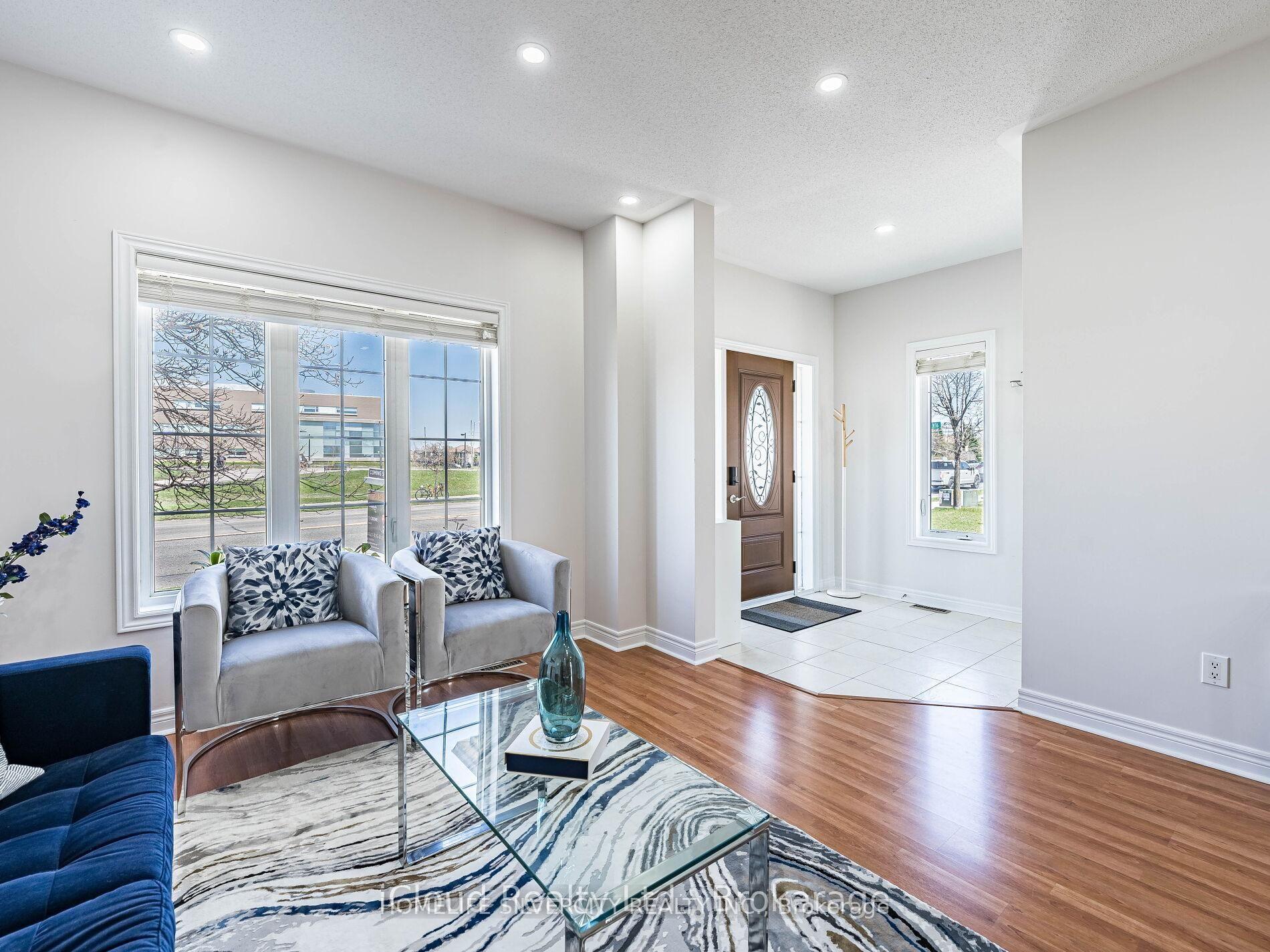 Photo 3 of 11 Davos Road, Vaughan, Vellore Village — HOMEH