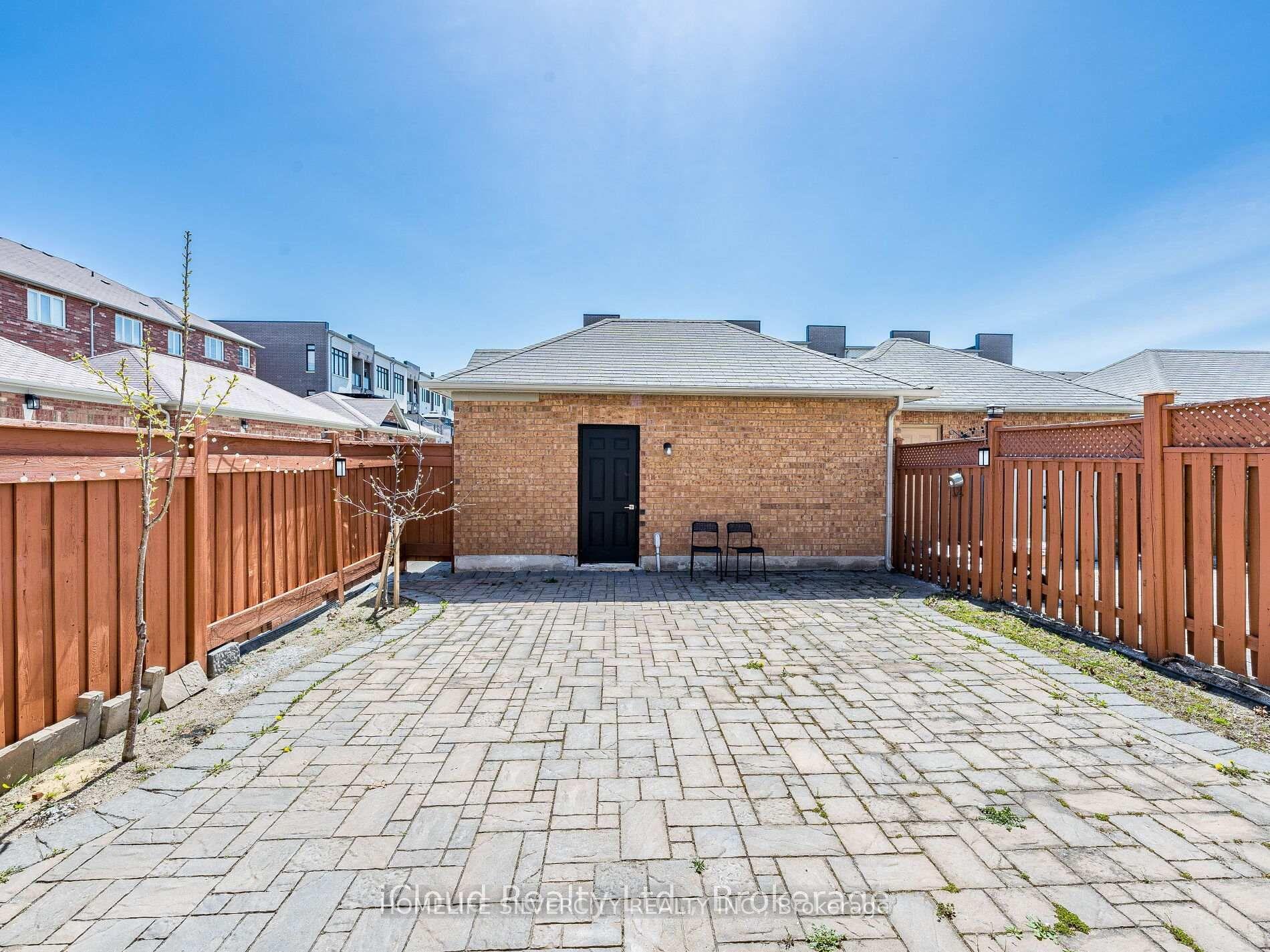 Photo 17 of 11 Davos Road, Vaughan, Vellore Village — HOMEH
