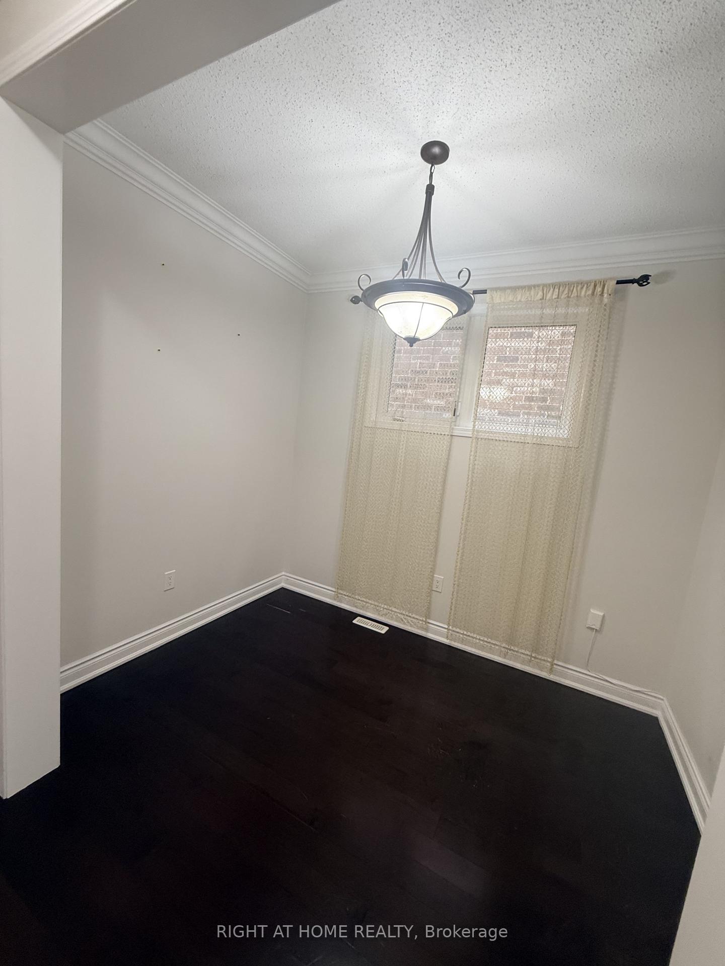 Photo 6 of 970 Farmstead Drive, Milton, Willmott — HOMEH