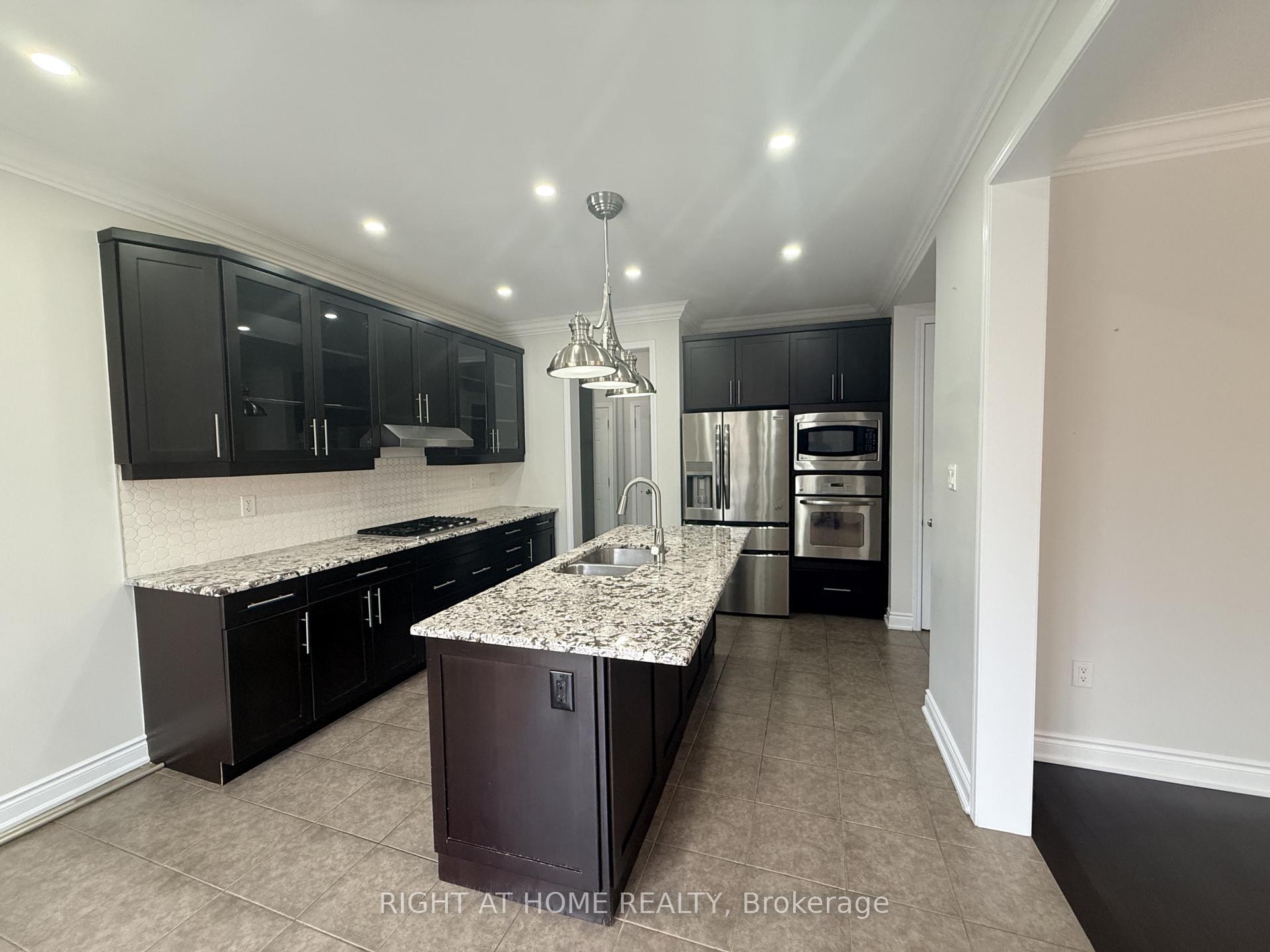 Photo 10 of 970 Farmstead Drive, Milton, Willmott — HOMEH