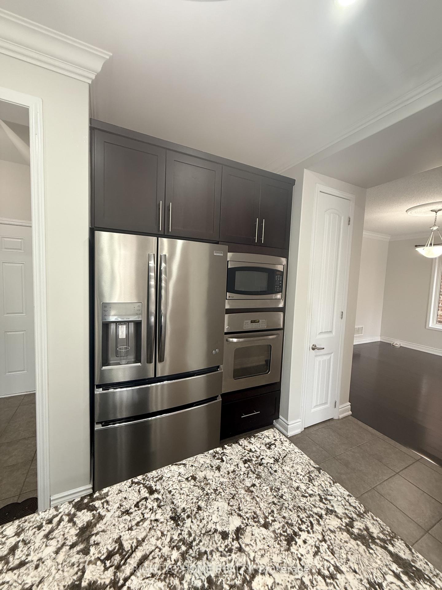 Photo 13 of 970 Farmstead Drive, Milton, Willmott — HOMEH