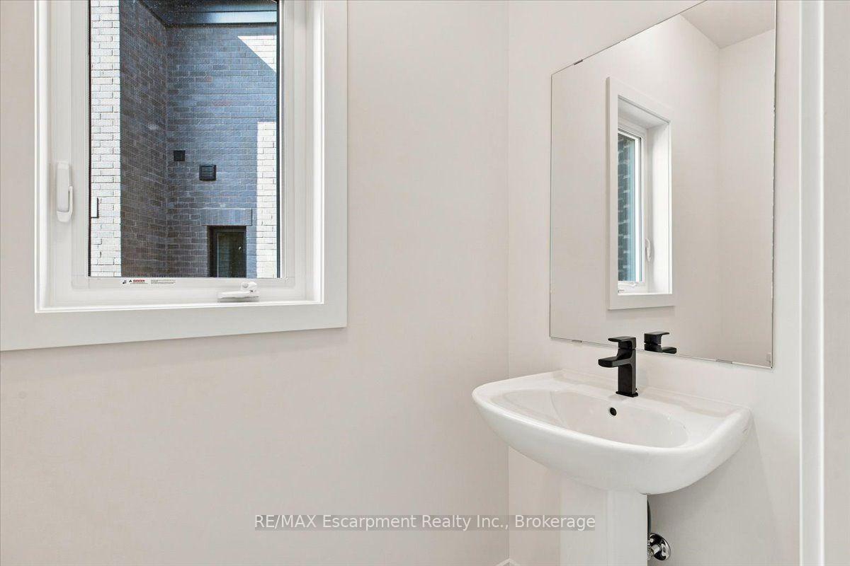 Photo 8 of 106 Valley Trail Place, Hamilton, Waterdown — HOMEH