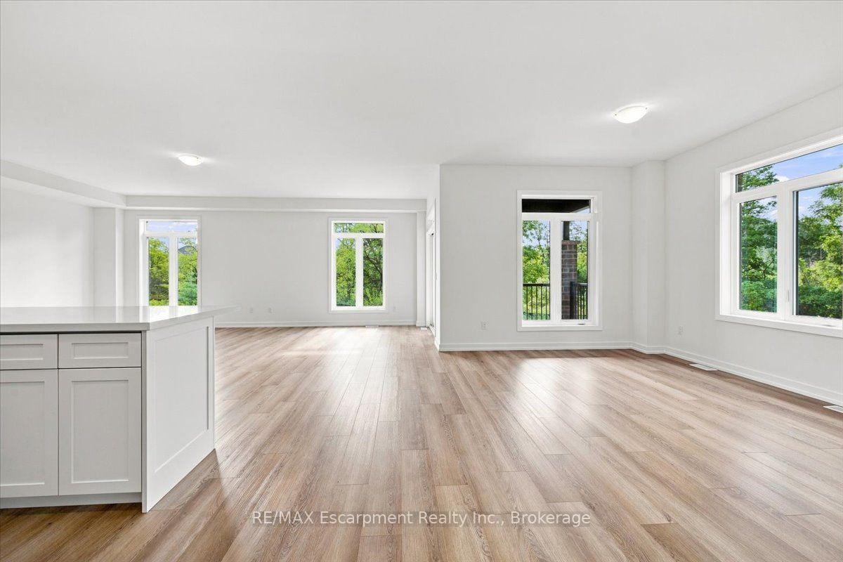 Photo 9 of 106 Valley Trail Place, Hamilton, Waterdown — HOMEH