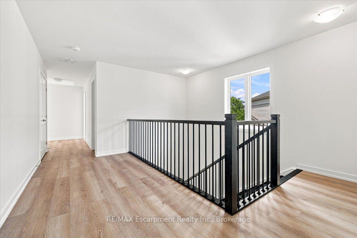 Photo 20 of 106 Valley Trail Place, Hamilton, Waterdown — HOMEH