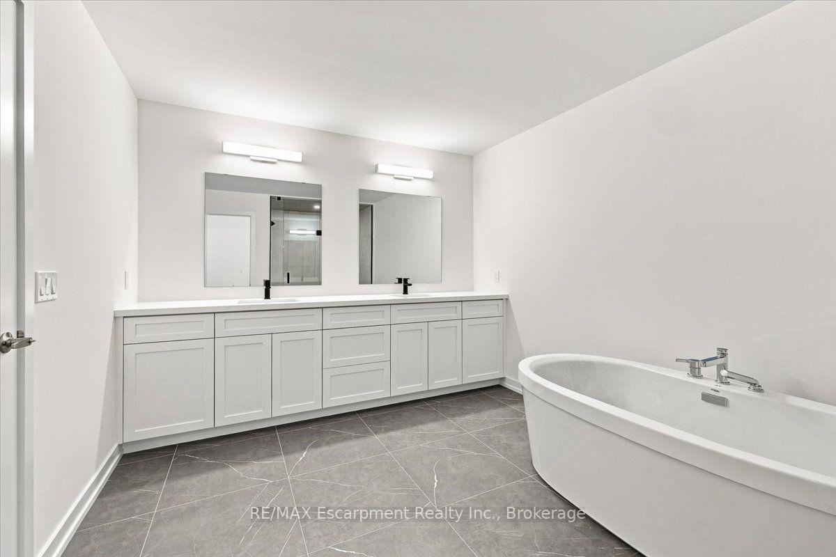 Photo 24 of 106 Valley Trail Place, Hamilton, Waterdown — HOMEH