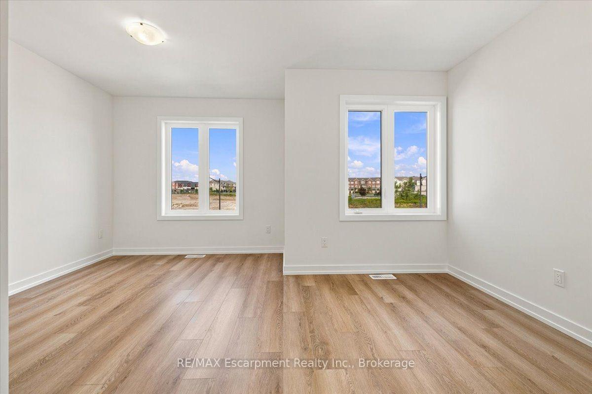 Photo 31 of 106 Valley Trail Place, Hamilton, Waterdown — HOMEH