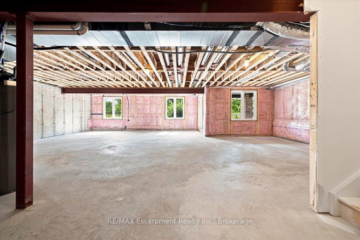 Photo 37 of 106 Valley Trail Place, Hamilton, Waterdown — HOMEH