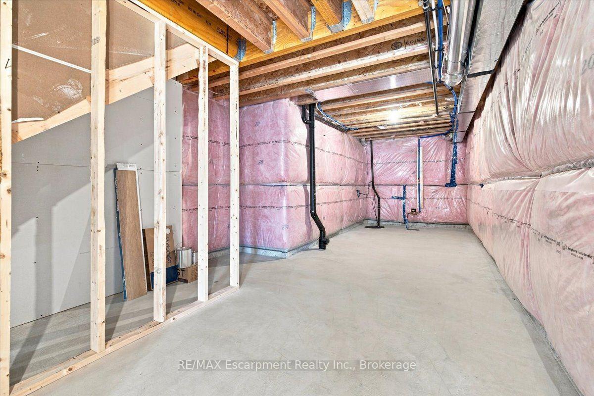 Photo 39 of 106 Valley Trail Place, Hamilton, Waterdown — HOMEH