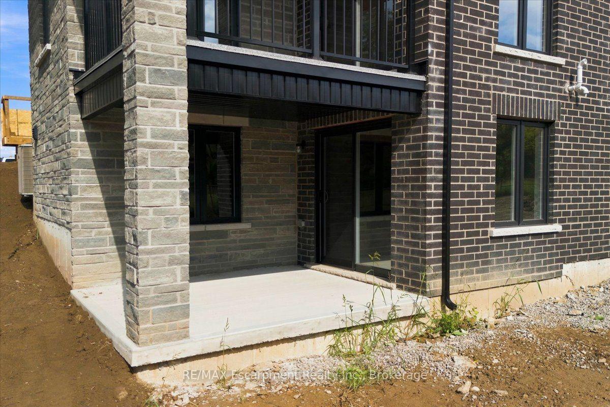 Photo 40 of 106 Valley Trail Place, Hamilton, Waterdown — HOMEH