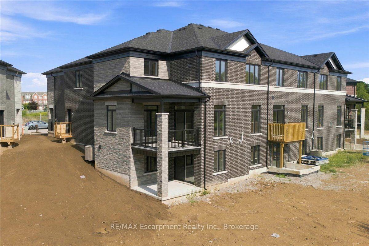 Photo 41 of 106 Valley Trail Place, Hamilton, Waterdown — HOMEH