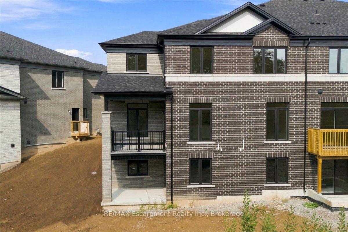 Photo 43 of 106 Valley Trail Place, Hamilton, Waterdown — HOMEH