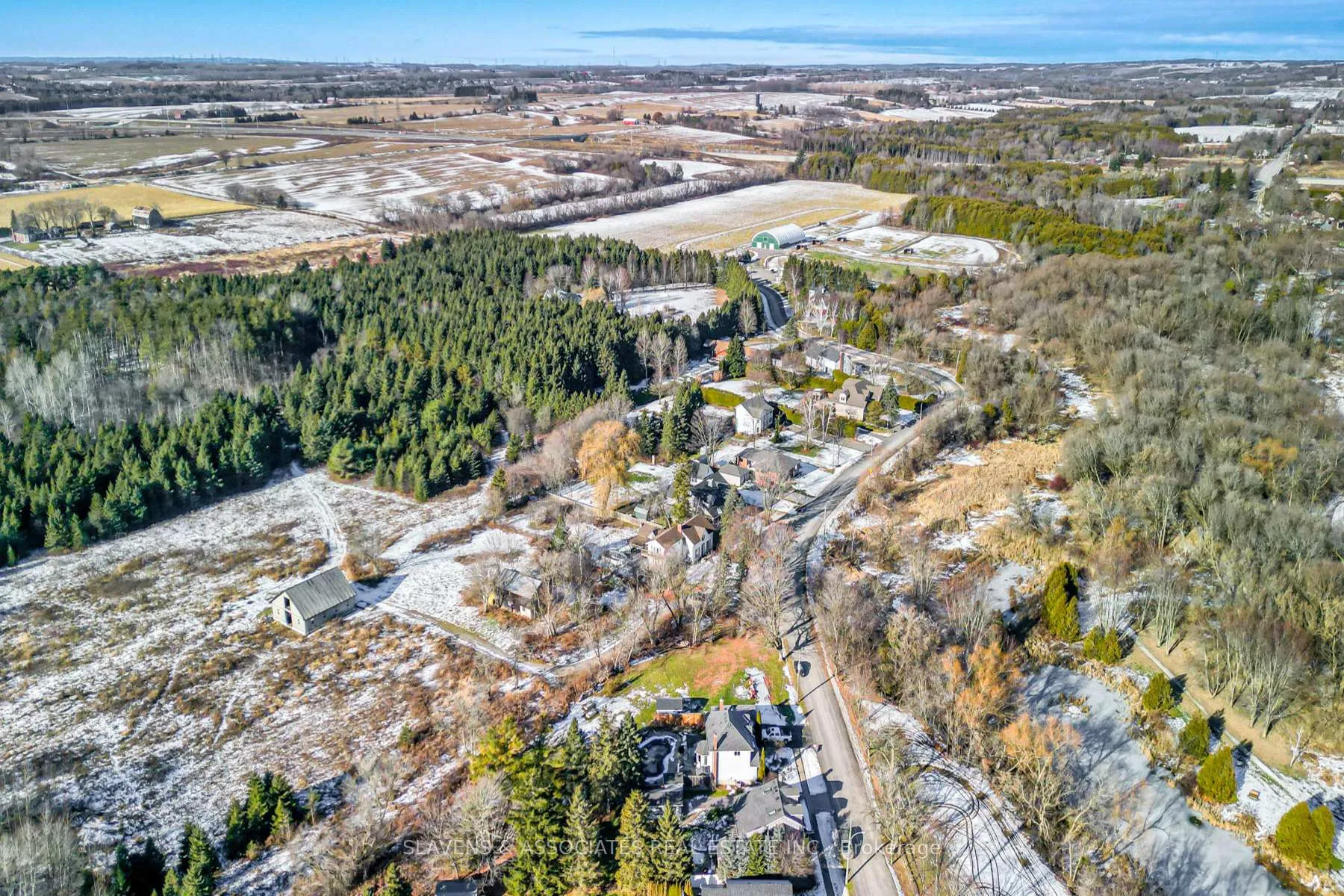 Photo 4 of 136 King Lane E, Clarington, Rural Clarington — HOMEH