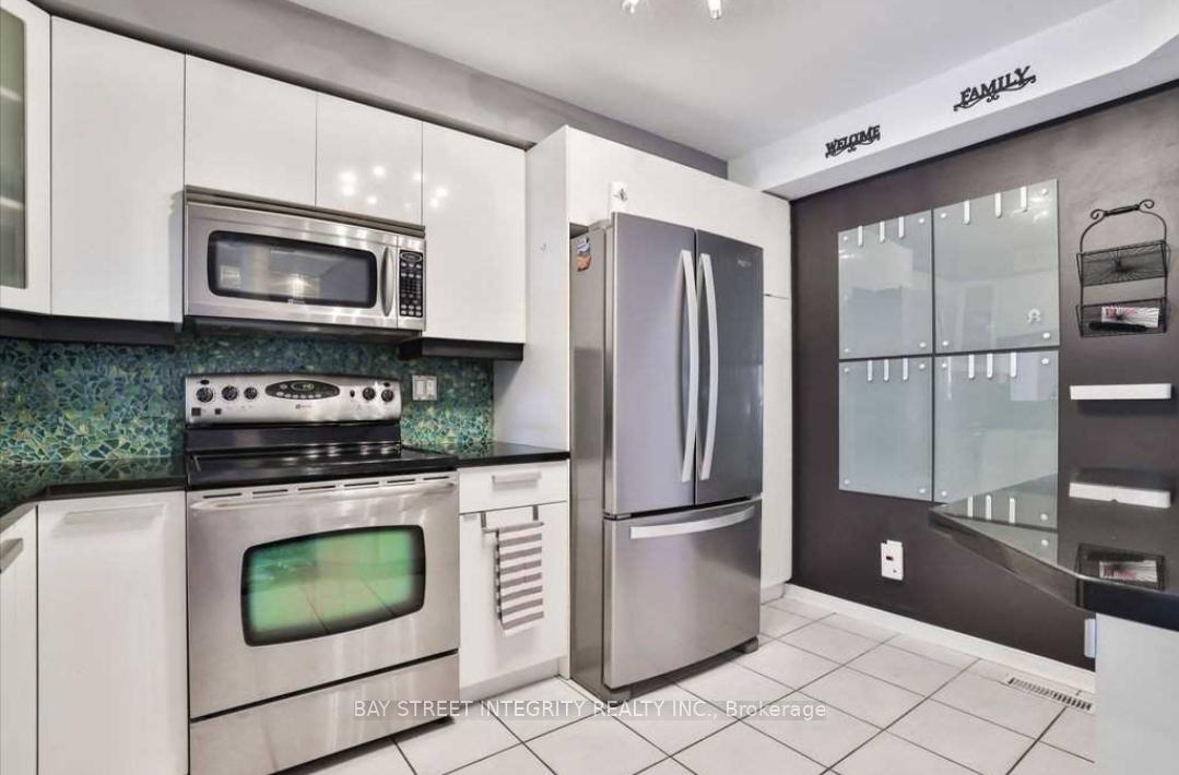 Photo 4 of 2054 Glenhampton Road, Oakville, Westmount — HOMEH