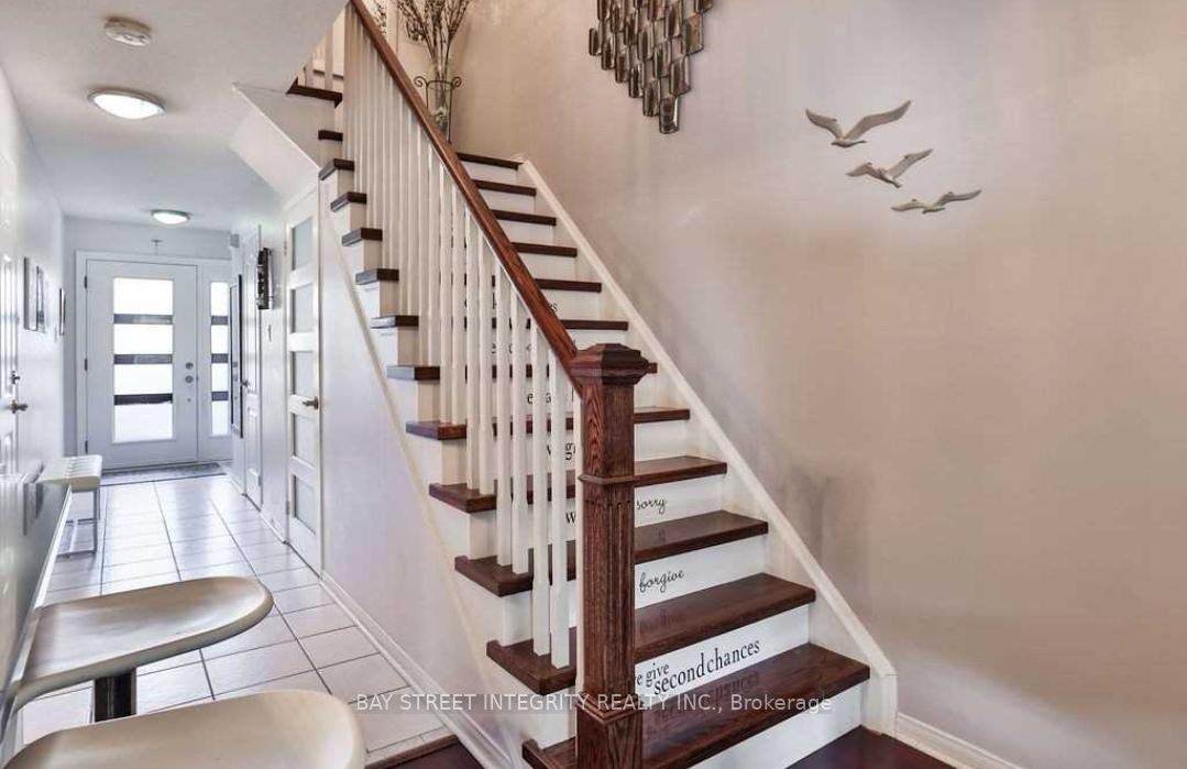 Photo 6 of 2054 Glenhampton Road, Oakville, Westmount — HOMEH