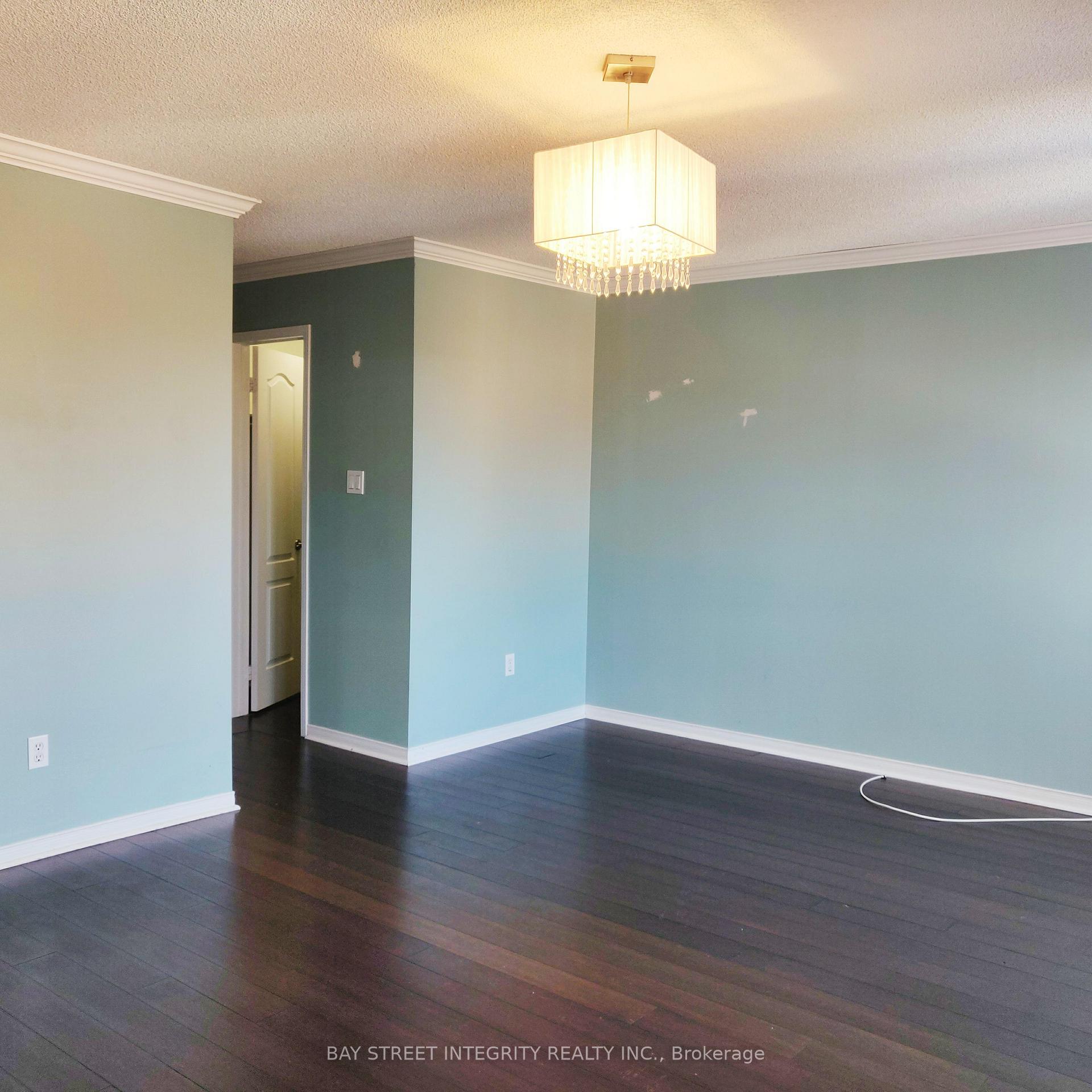 Photo 8 of 2054 Glenhampton Road, Oakville, Westmount — HOMEH