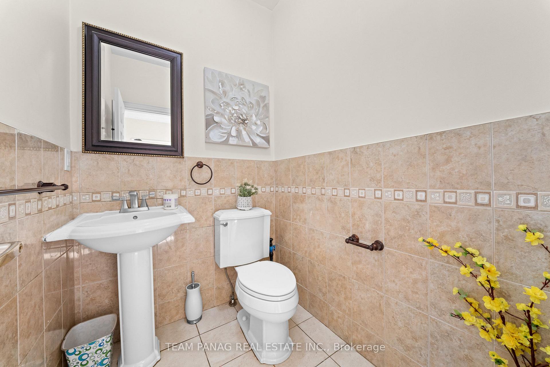 Photo 20 of 52 Mount Royal Circle, Brampton, Vales of Castlemore North — HOMEH