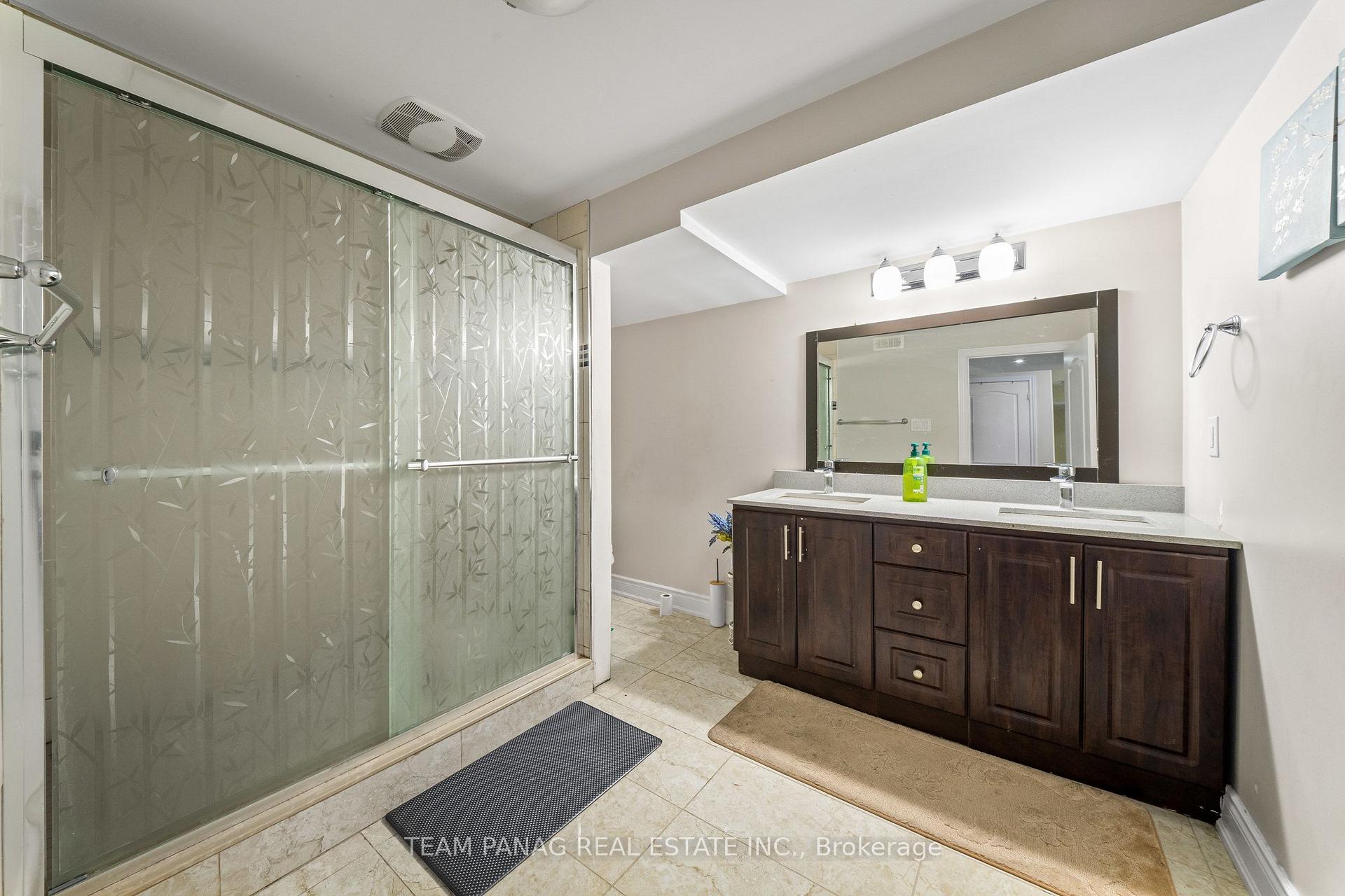 Photo 47 of 52 Mount Royal Circle, Brampton, Vales of Castlemore North — HOMEH