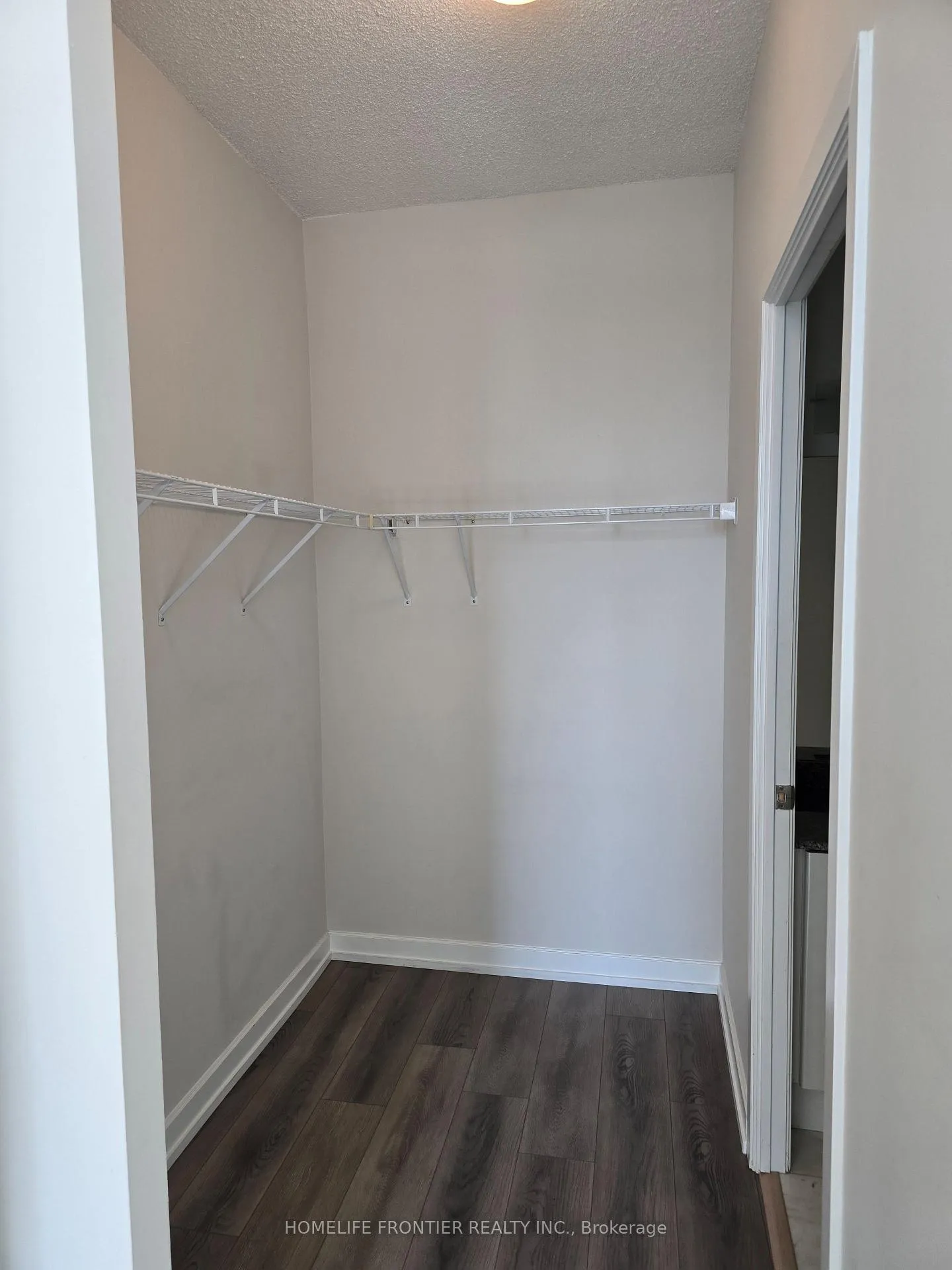 Photo 11 of Unit 403, 18 Harbour Street, Toronto, Waterfront Communities — HOMEH