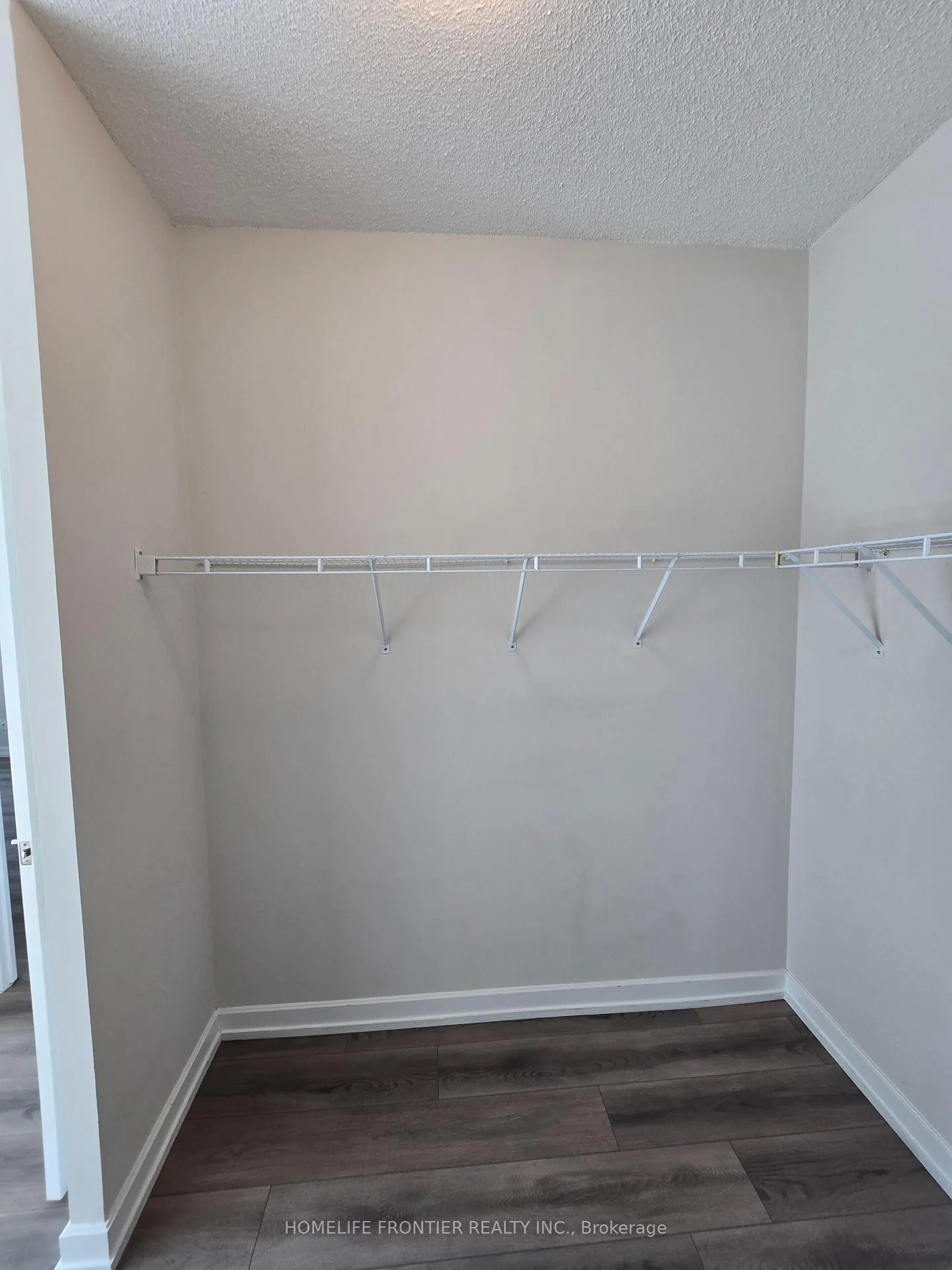 Photo 12 of Unit 403, 18 Harbour Street, Toronto, Waterfront Communities — HOMEH