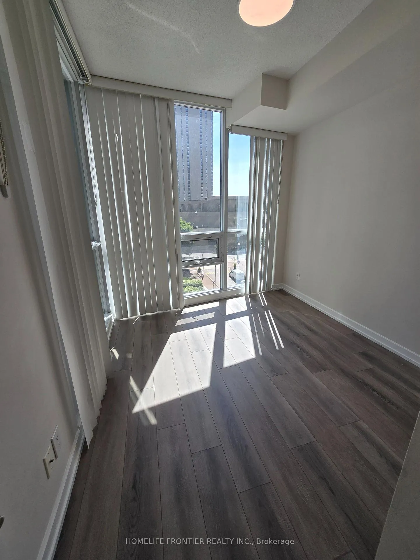 Photo 15 of Unit 403, 18 Harbour Street, Toronto, Waterfront Communities — HOMEH