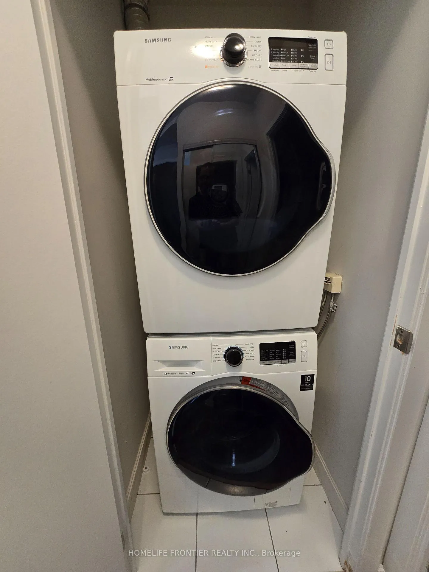 Photo 18 of Unit 403, 18 Harbour Street, Toronto, Waterfront Communities — HOMEH