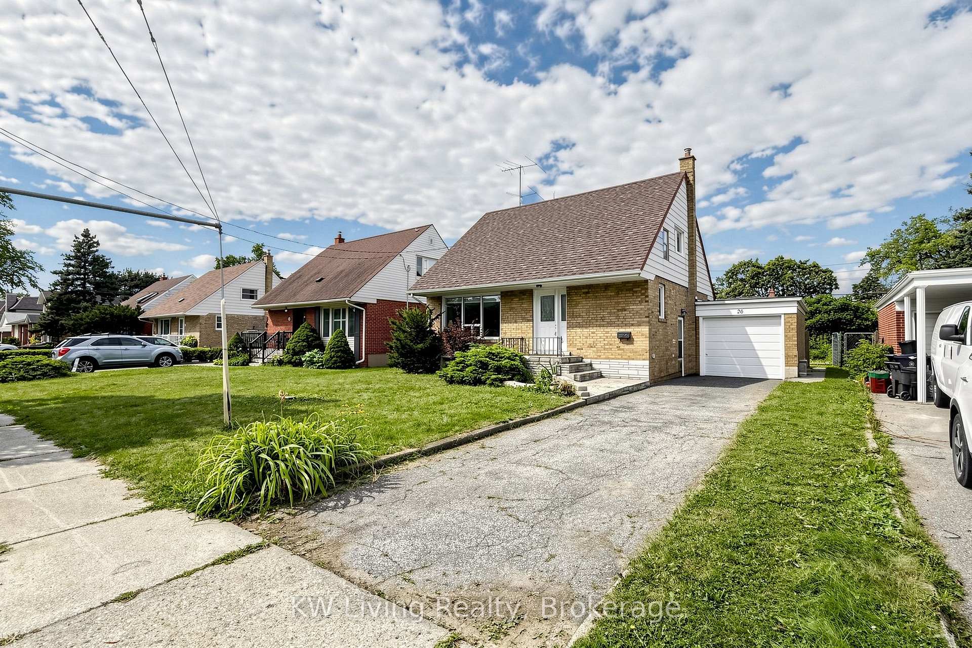 Photo 2 of 26 Mooreshead Drive, Etobicoke, Etobicoke West Mall — HOMEH