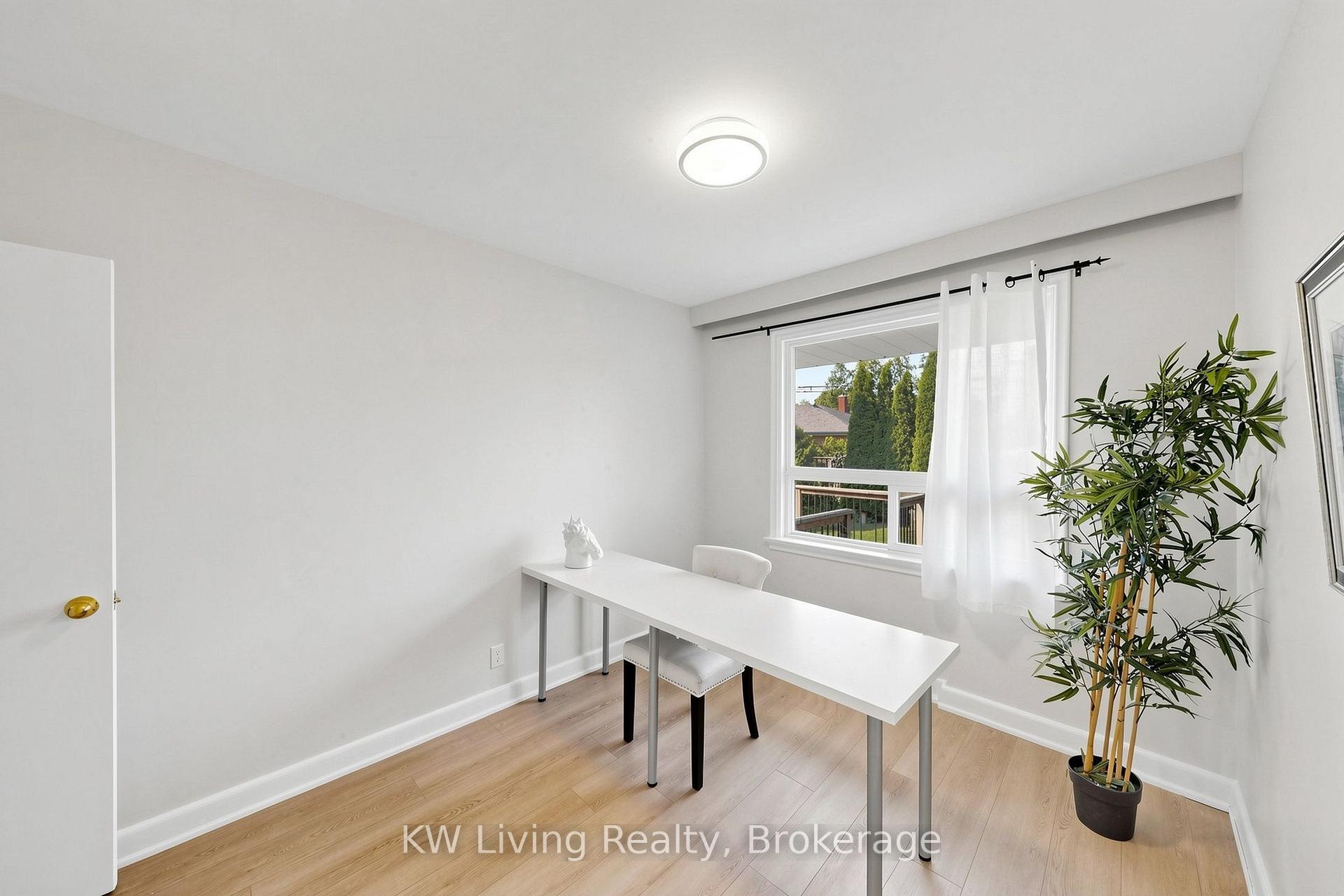 Photo 22 of 26 Mooreshead Drive, Etobicoke, Etobicoke West Mall — HOMEH