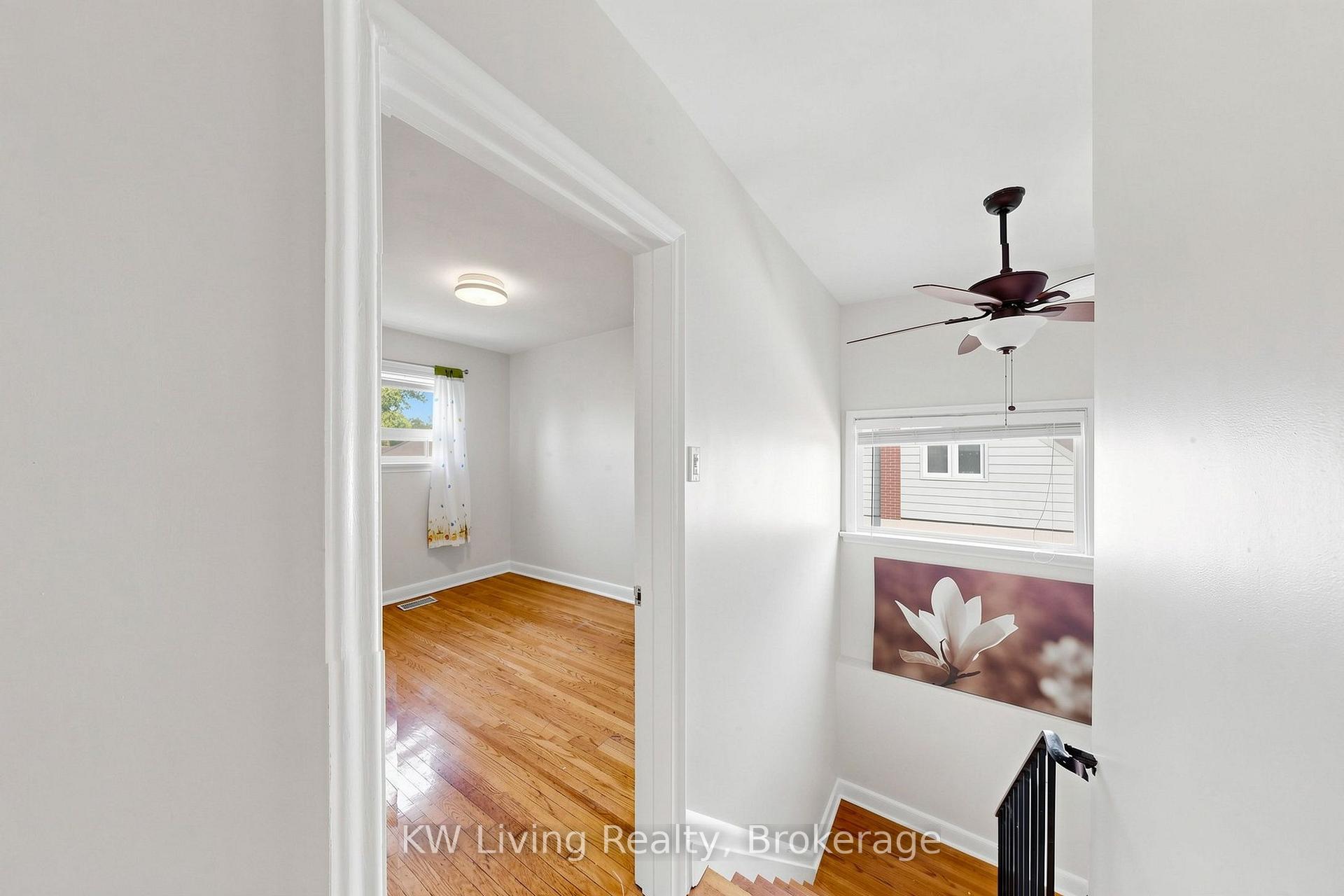 Photo 25 of 26 Mooreshead Drive, Etobicoke, Etobicoke West Mall — HOMEH