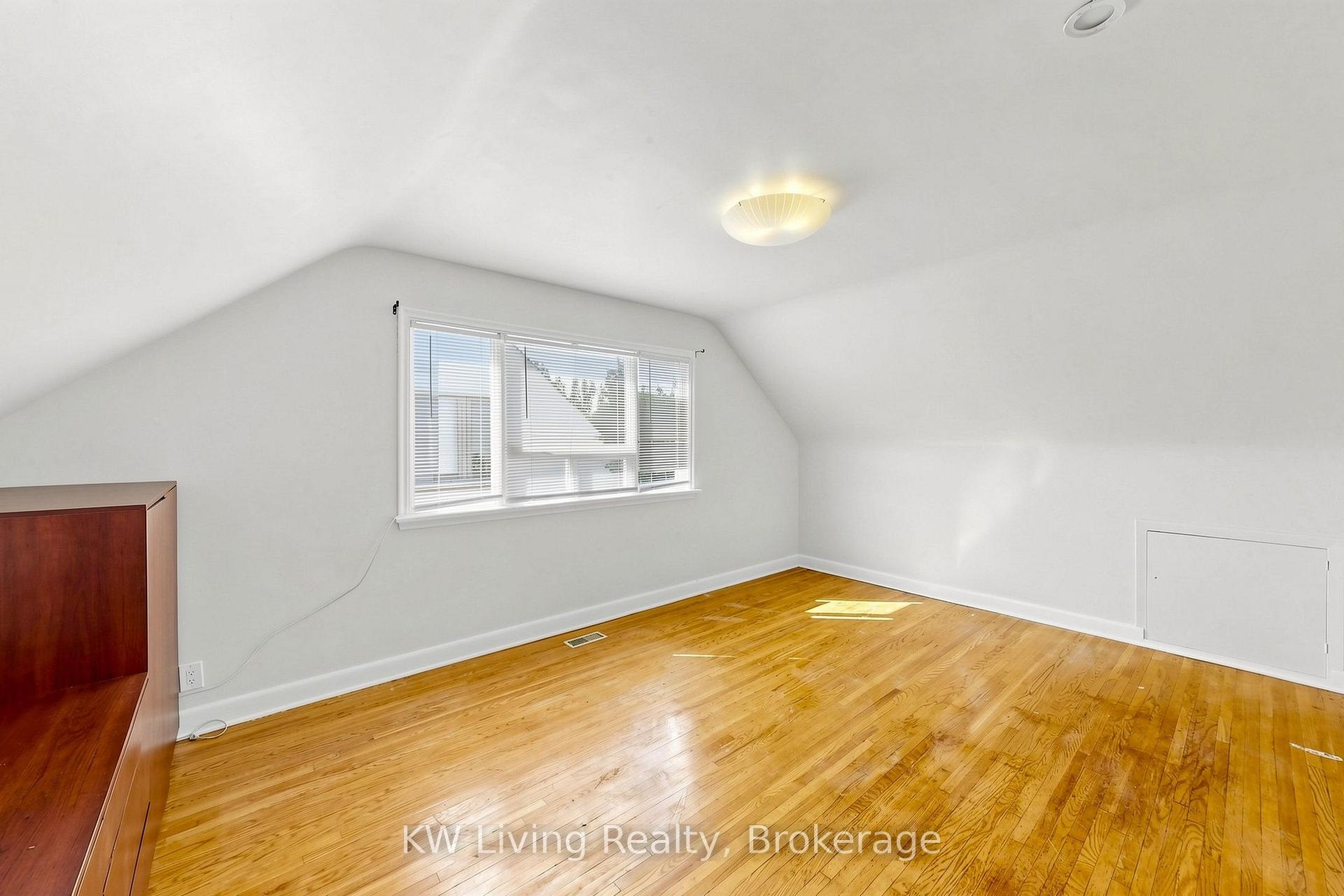 Photo 30 of 26 Mooreshead Drive, Etobicoke, Etobicoke West Mall — HOMEH
