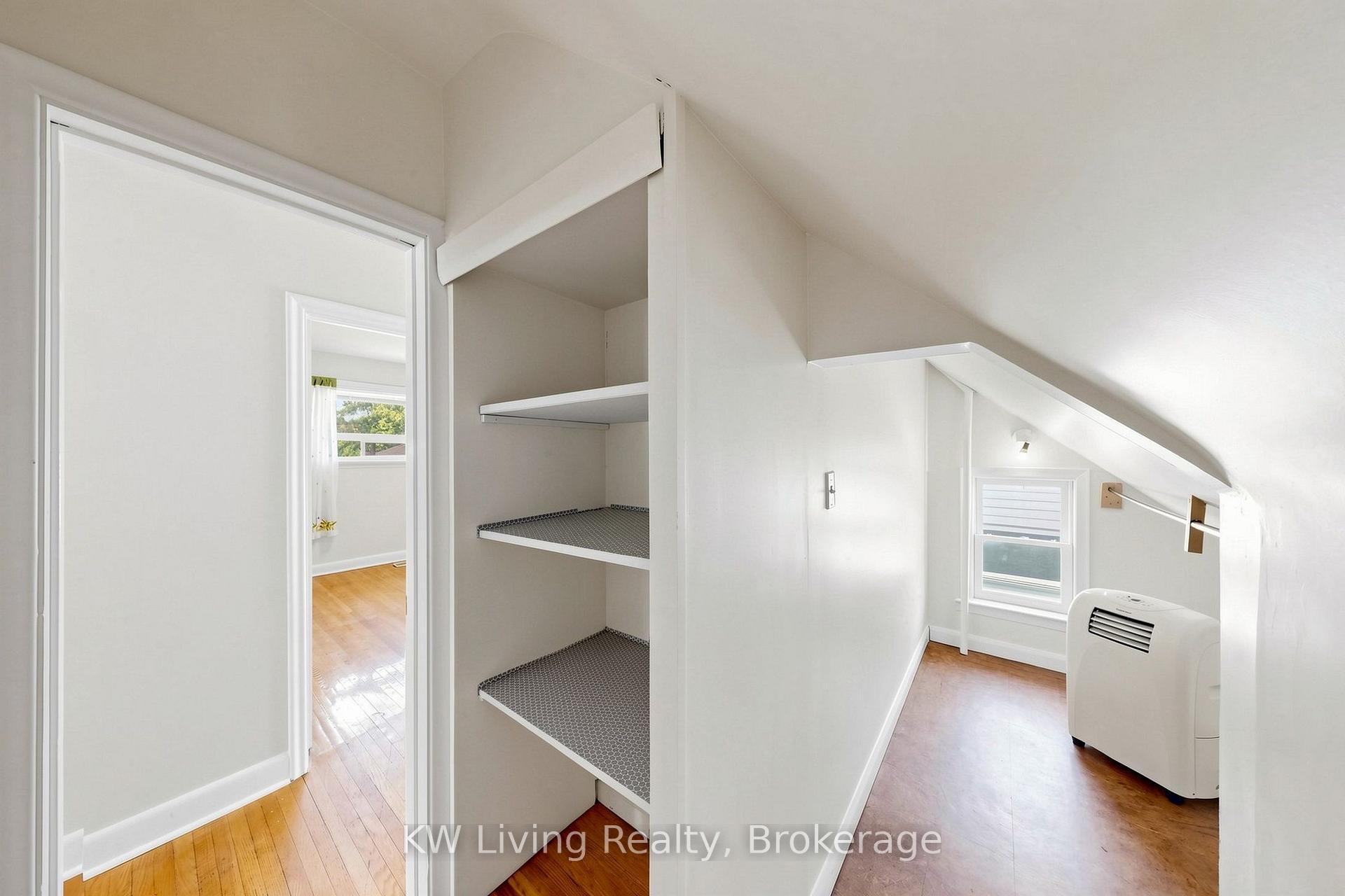 Photo 31 of 26 Mooreshead Drive, Etobicoke, Etobicoke West Mall — HOMEH