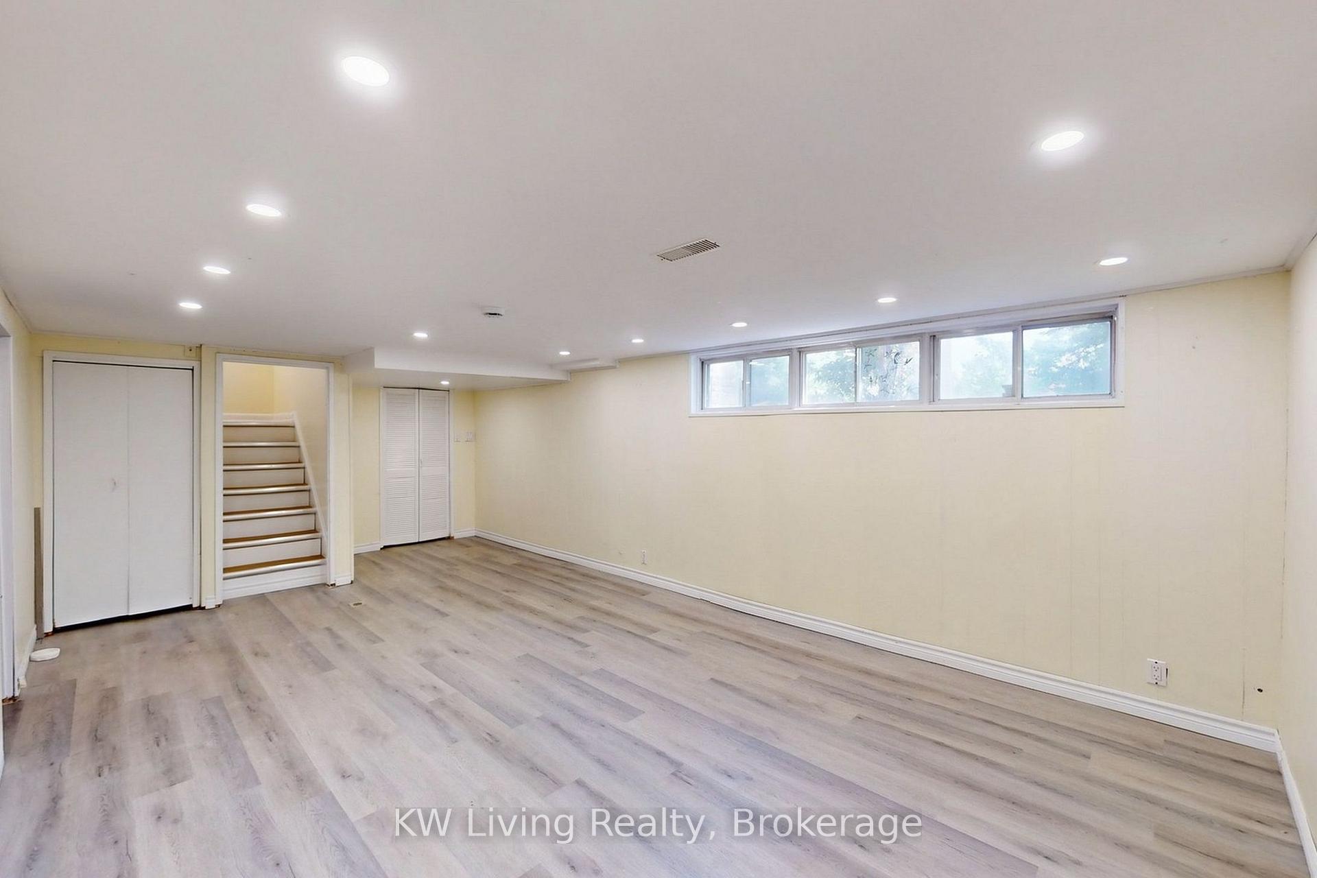 Photo 36 of 26 Mooreshead Drive, Etobicoke, Etobicoke West Mall — HOMEH