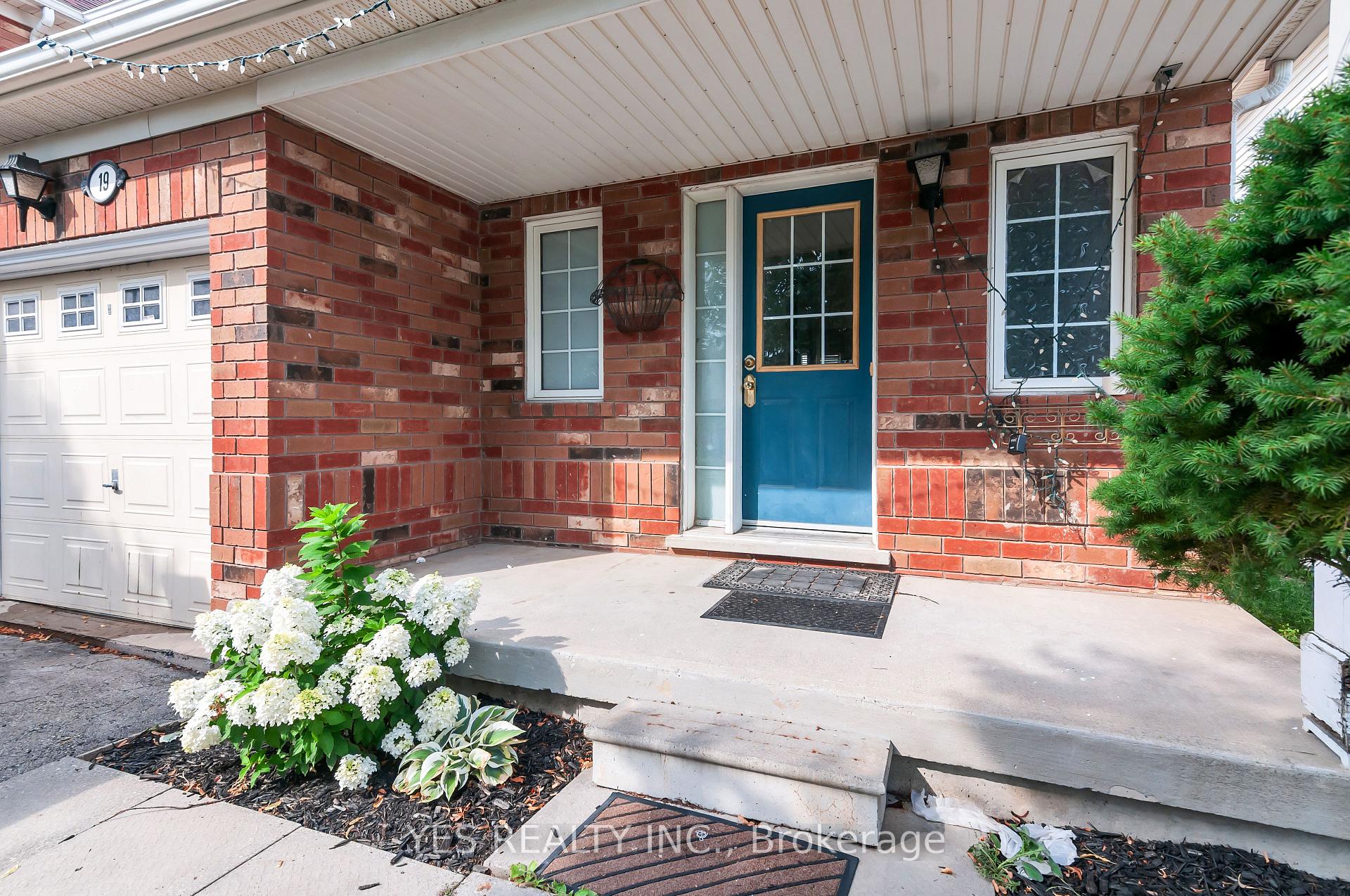 Photo 2 of 19 Virtues Avenue, Brampton, Fletcher's Meadow — HOMEH