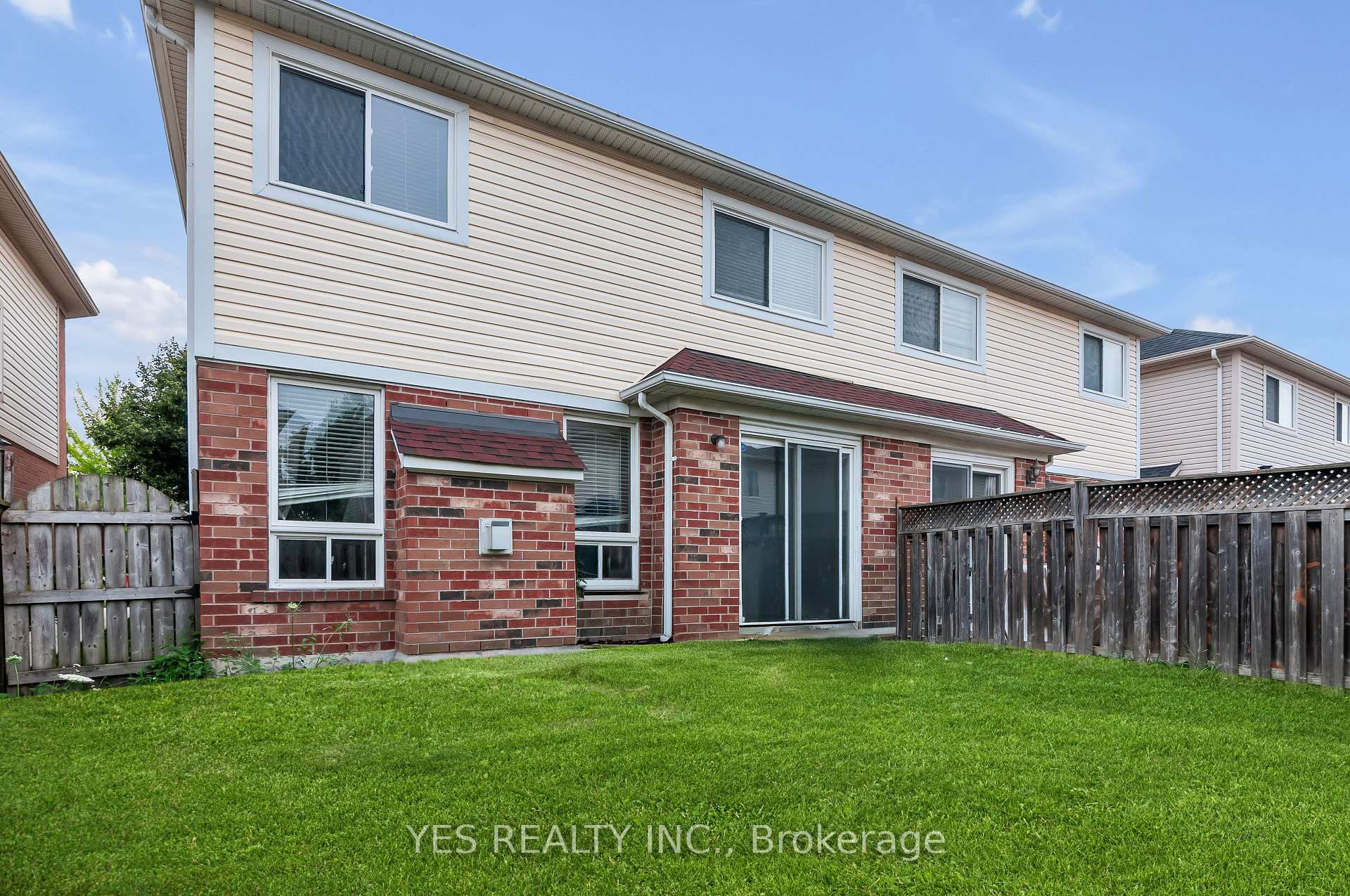 Photo 3 of 19 Virtues Avenue, Brampton, Fletcher's Meadow — HOMEH