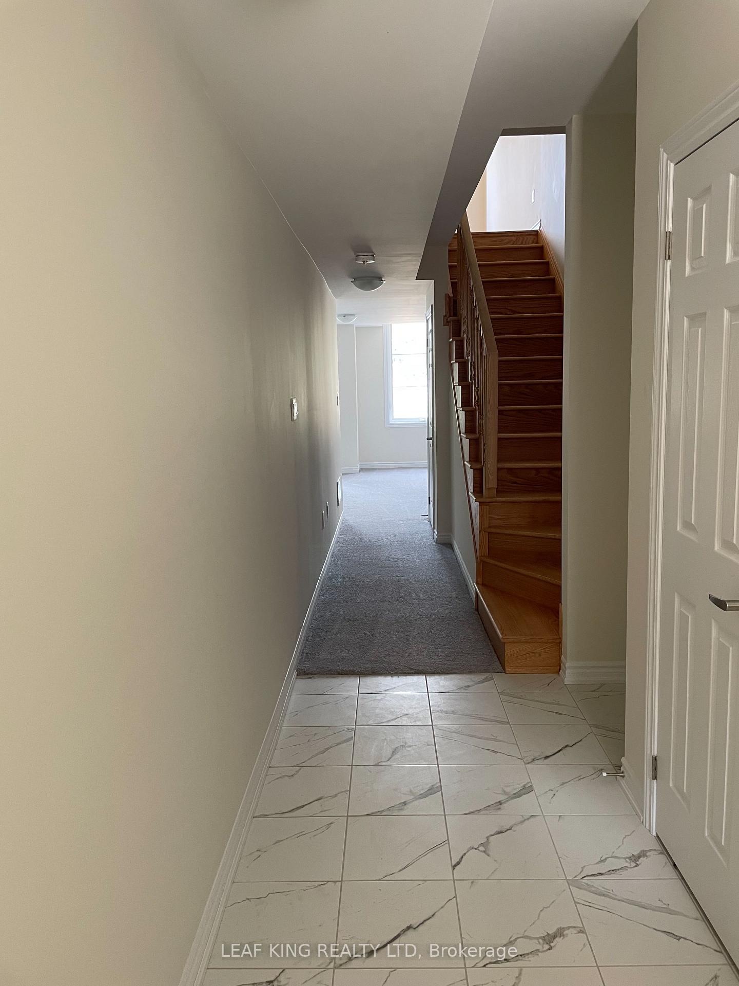 Photo 3 of 1457 National Common, Burlington, Tyandaga — HOMEH