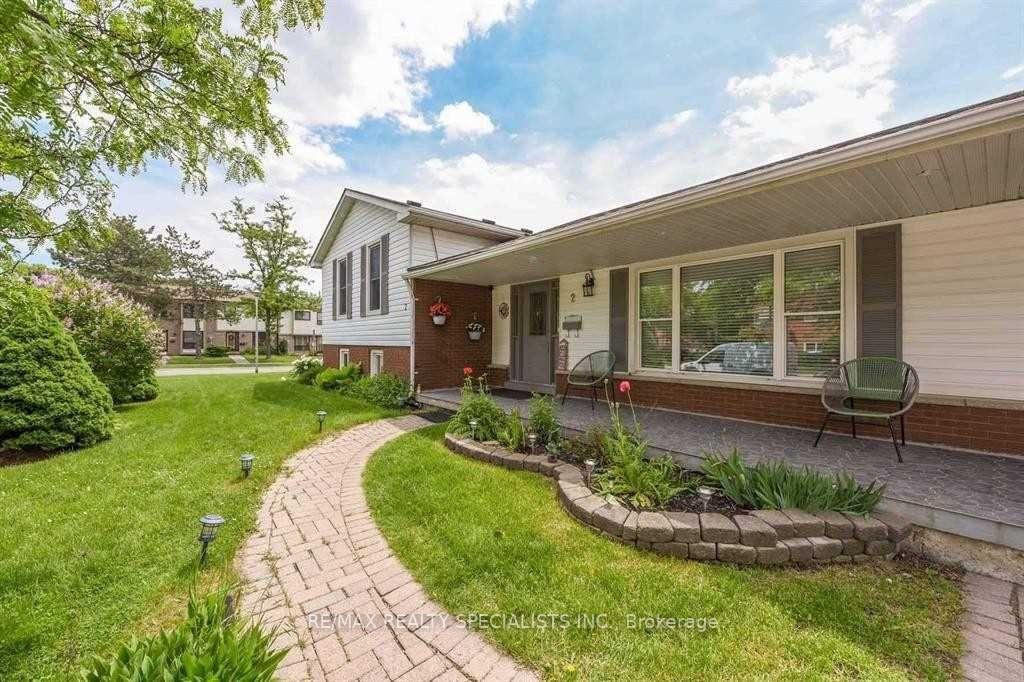 Photo 3 of 2 Marchbank Crescent, Brampton, Central Park — HOMEH
